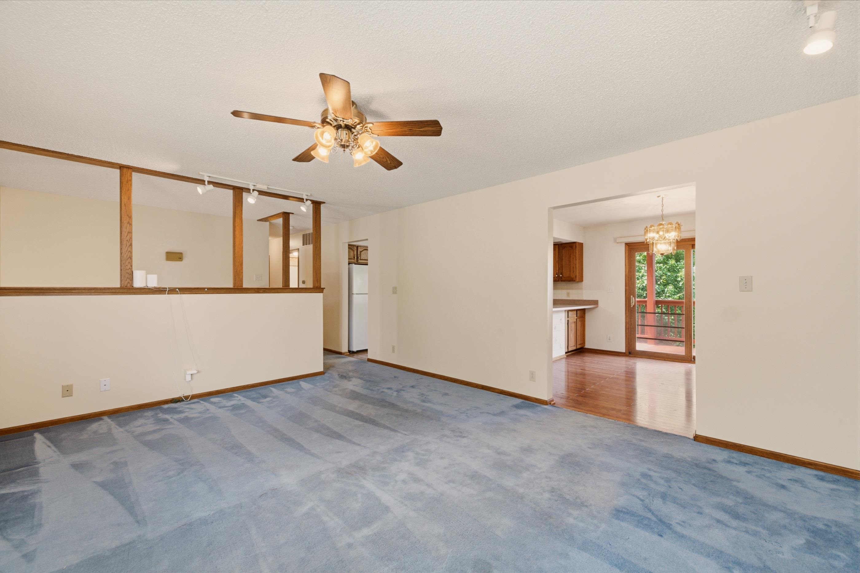 315 S Lincoln St Property Photo 6