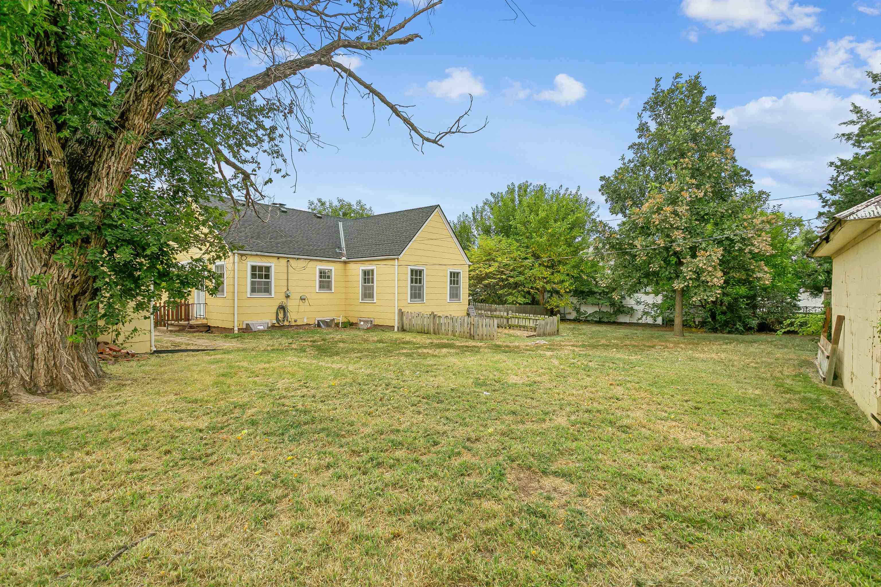 521 N Marshall St Property Photo 30