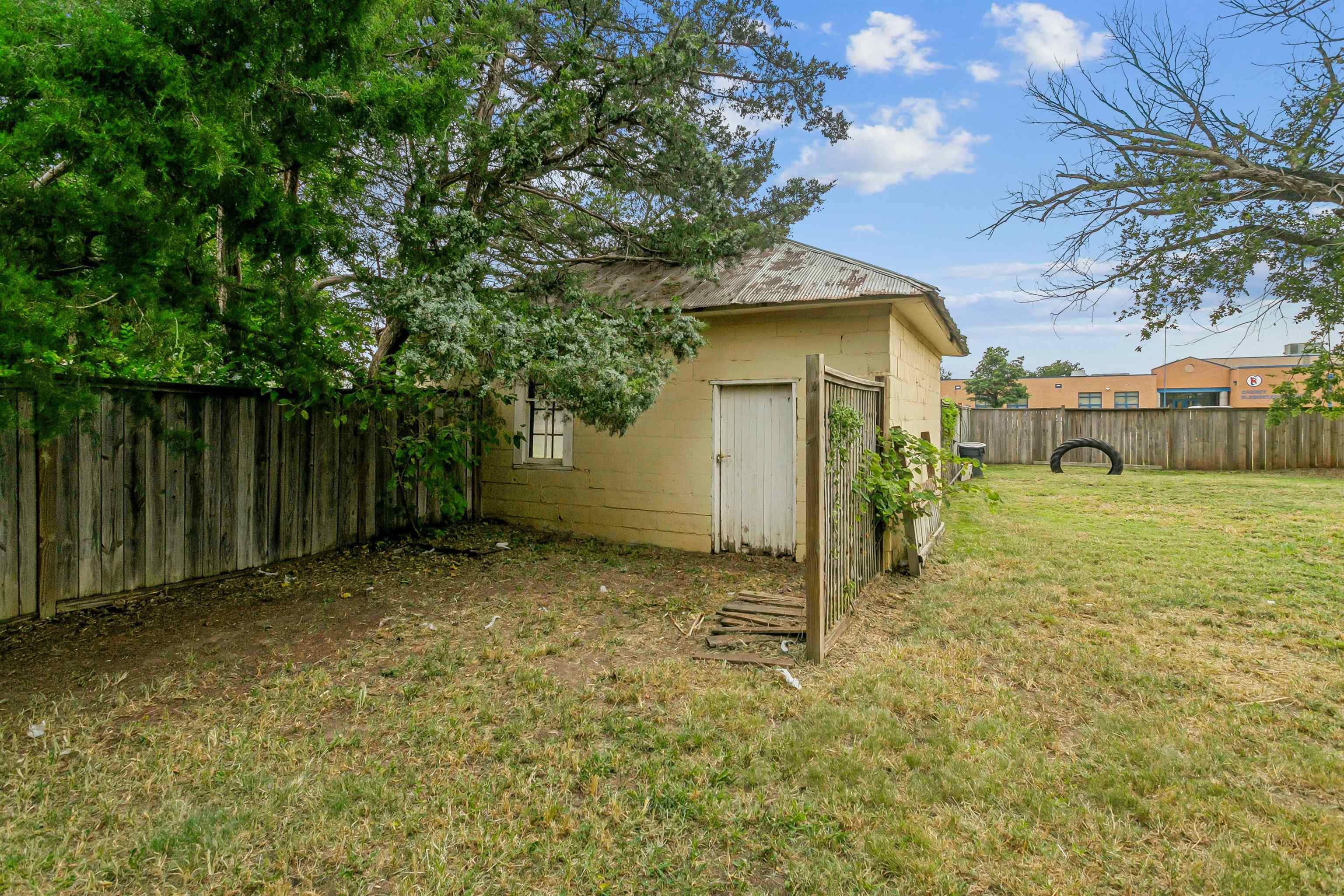 521 N Marshall St Property Photo 31