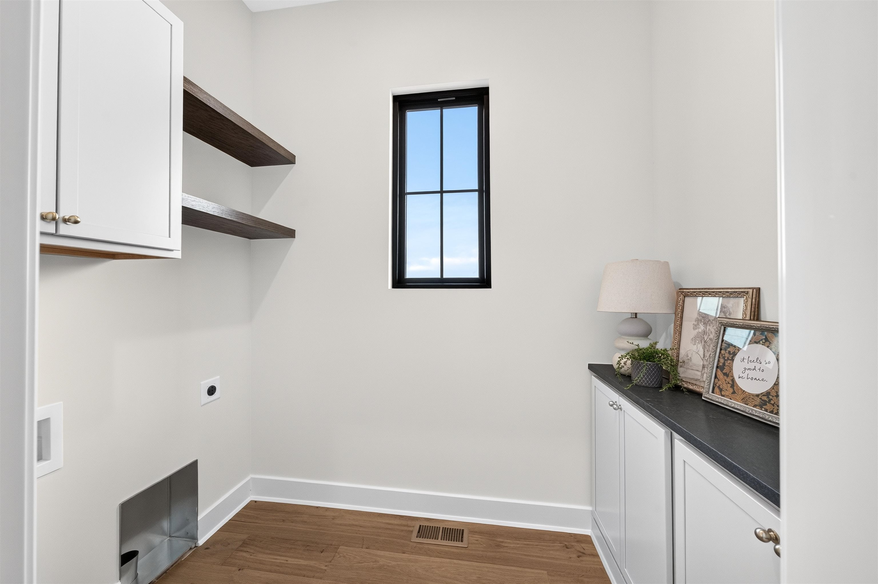 2818 E Kay St Property Photo 15