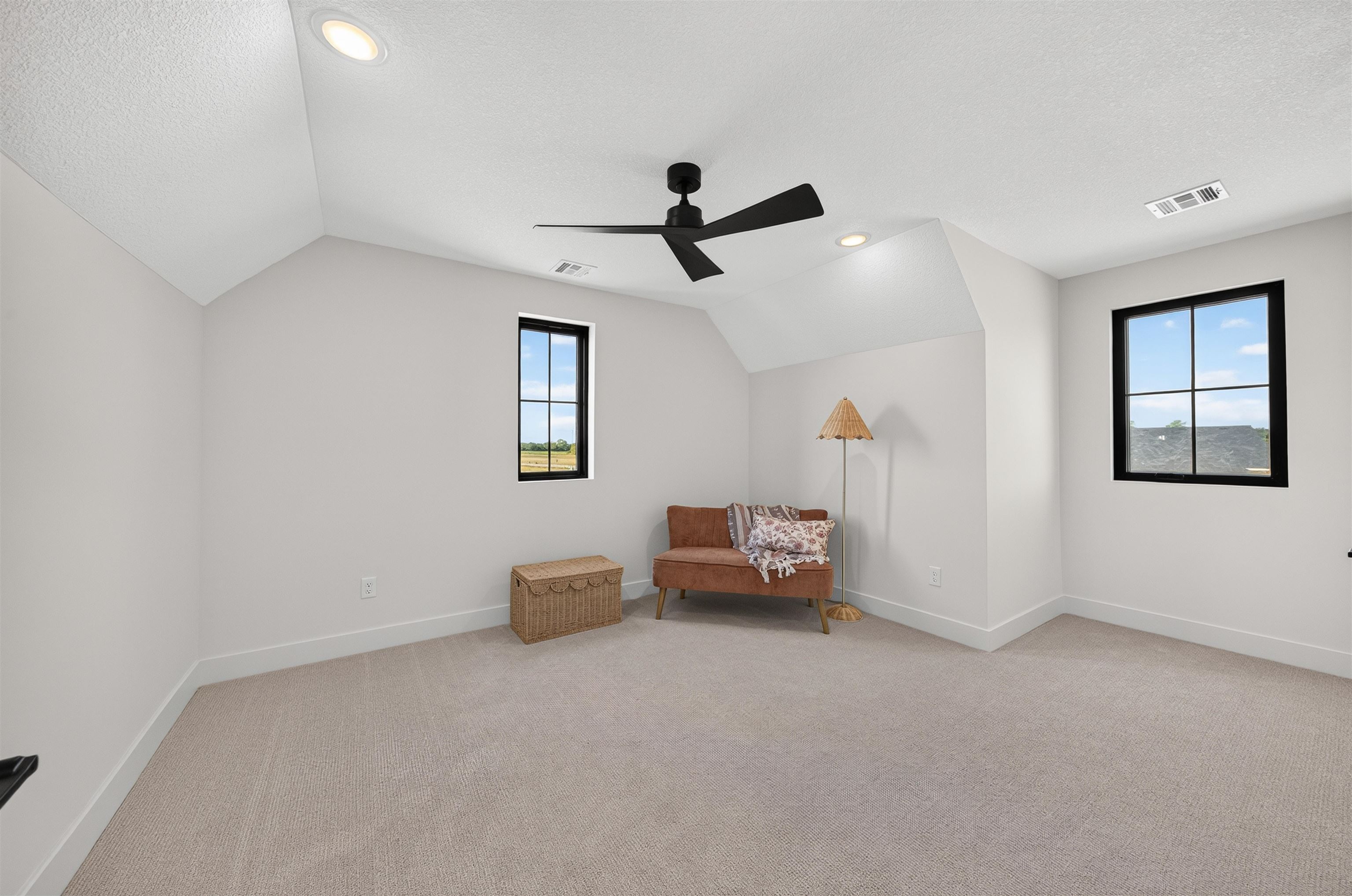 2818 E Kay St Property Photo 27