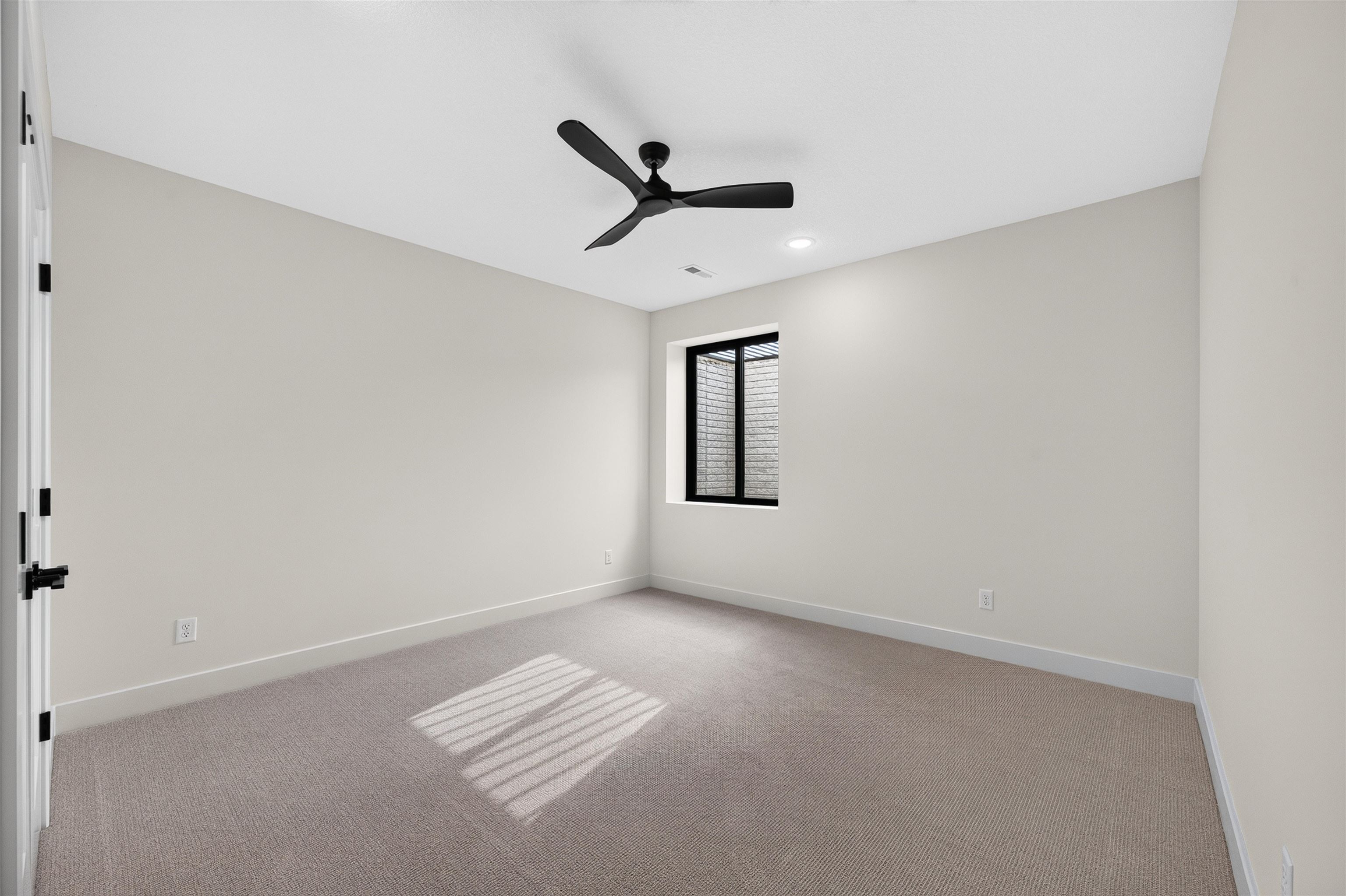2818 E Kay St Property Photo 32