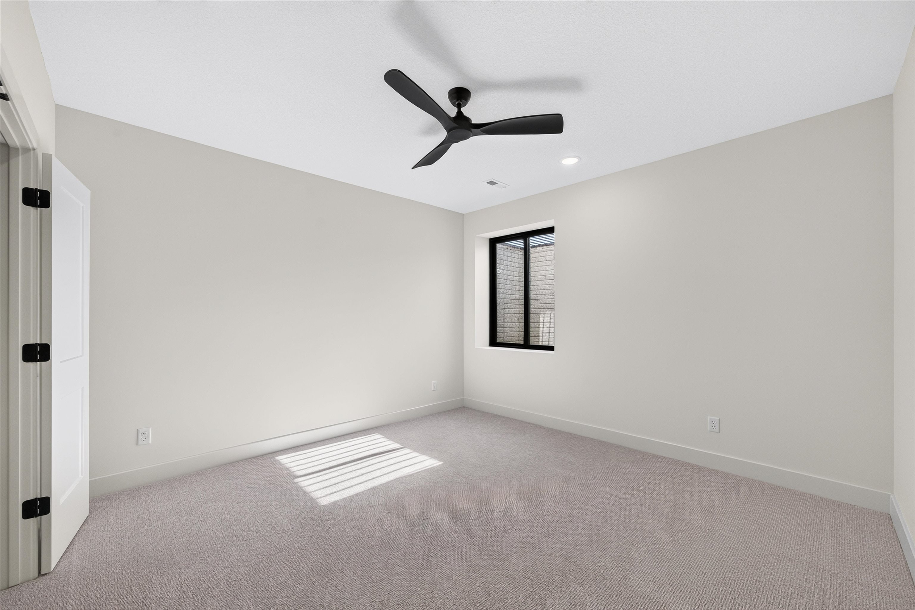 2818 E Kay St Property Photo 32