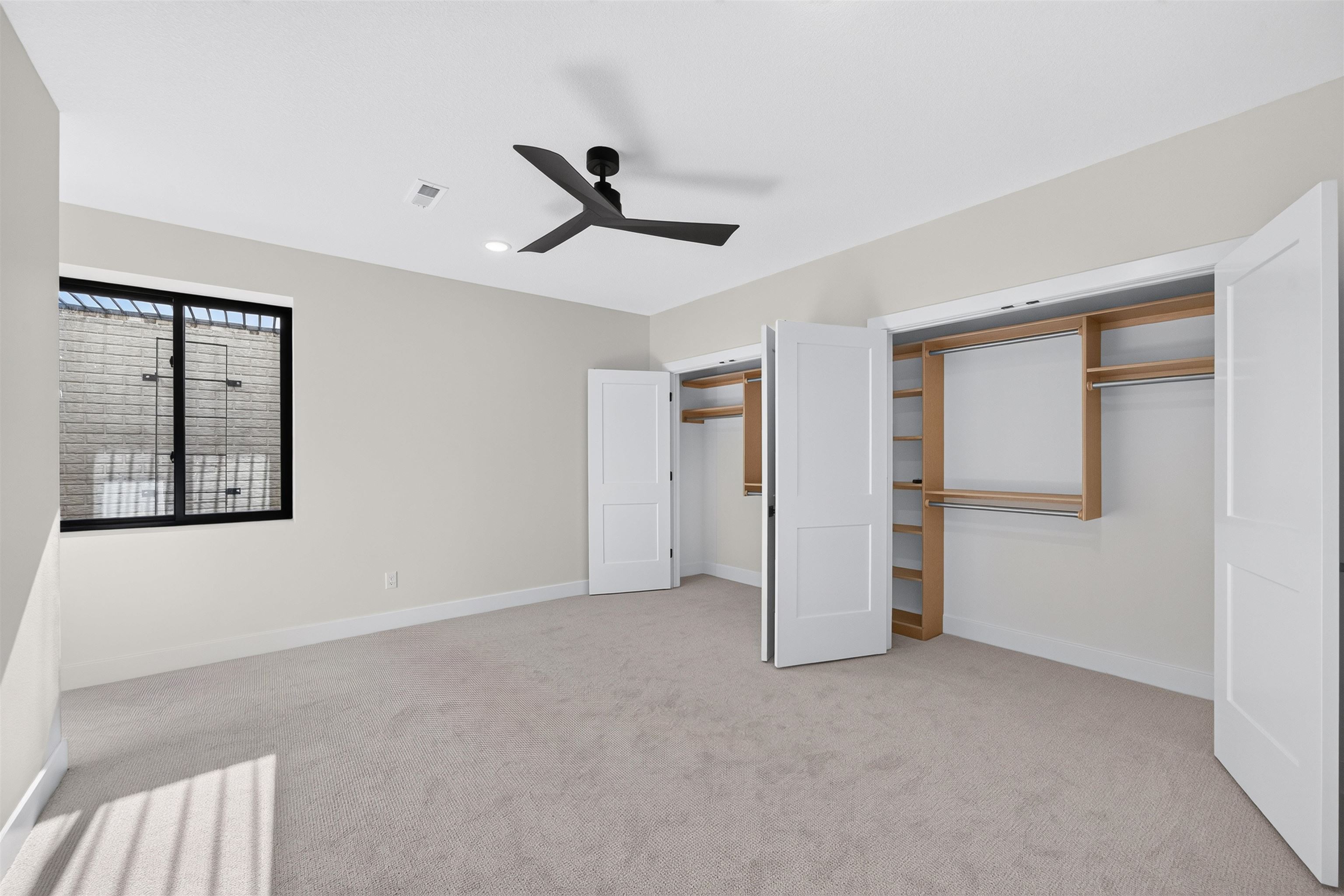 2818 E Kay St Property Photo 33