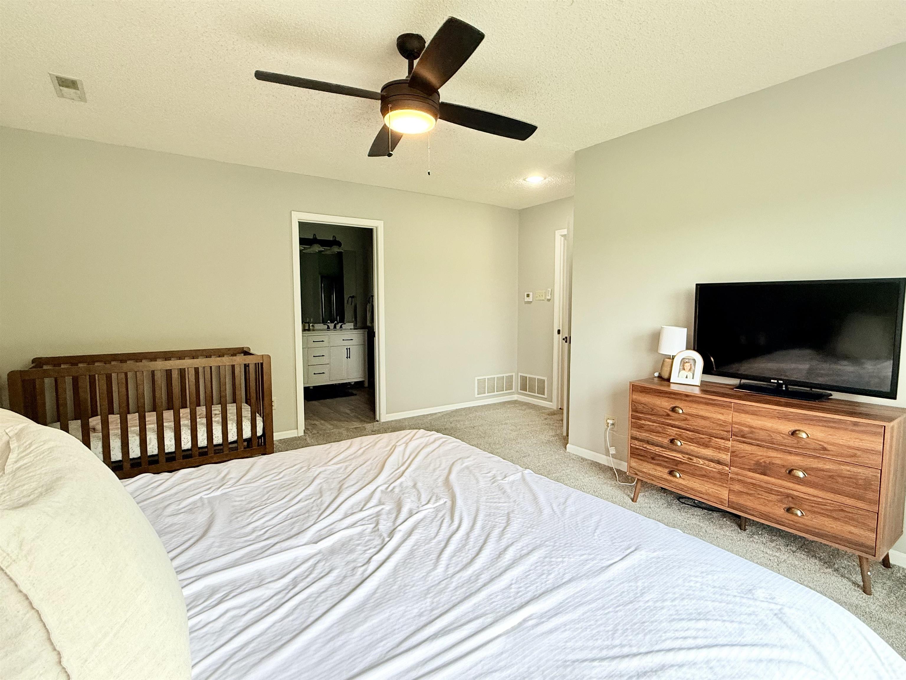 515 N Locust St. Property Photo 9
