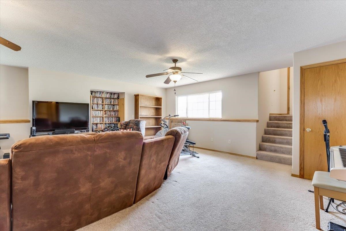 616 W Gatewood Ln Property Photo 15