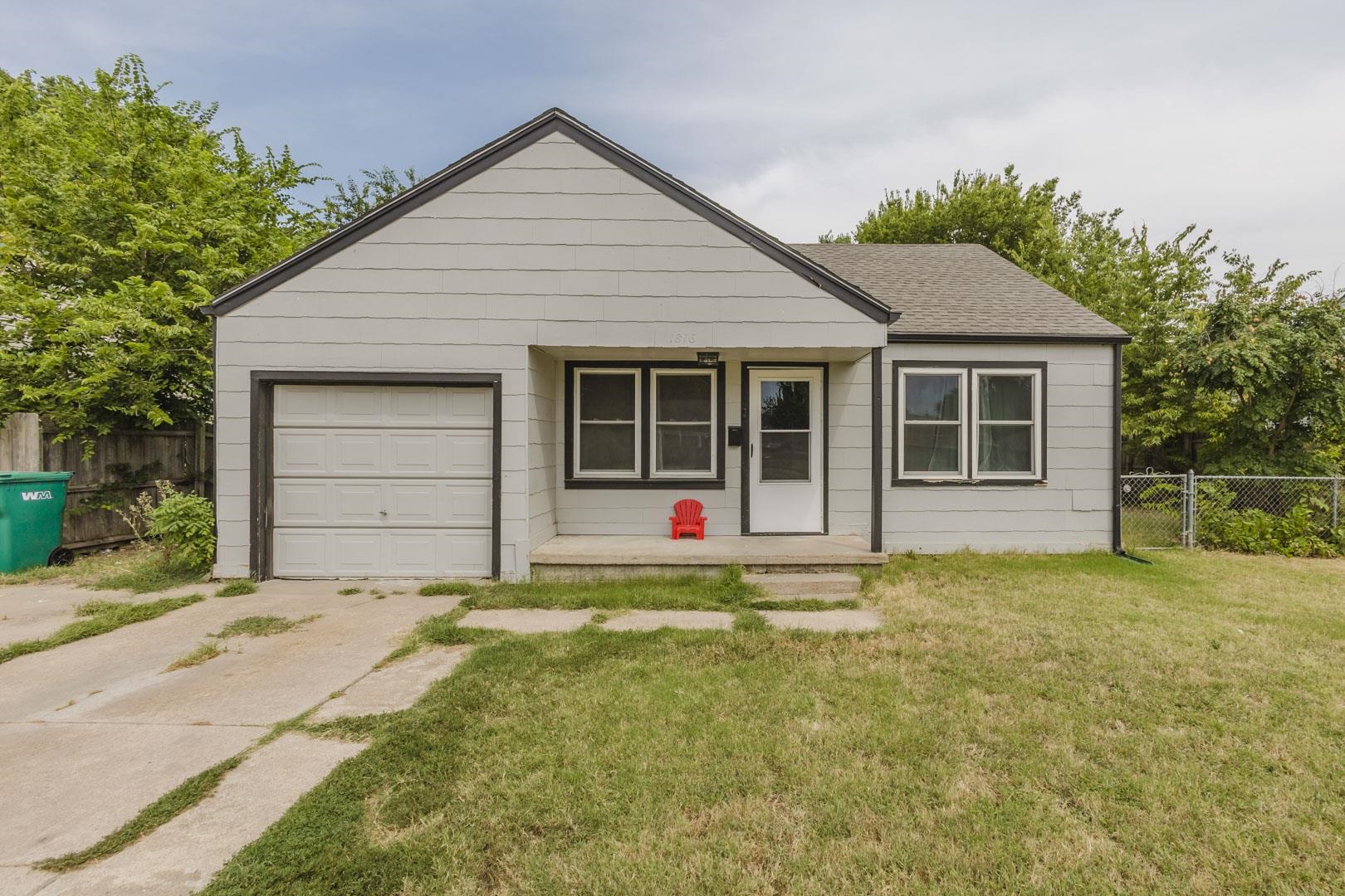 1816 S Millwood
