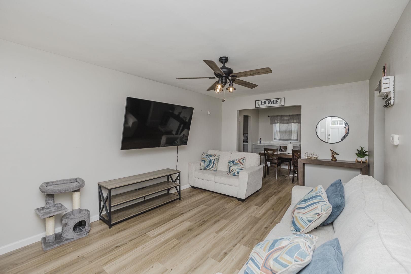 1816 S Millwood Property Photo 4