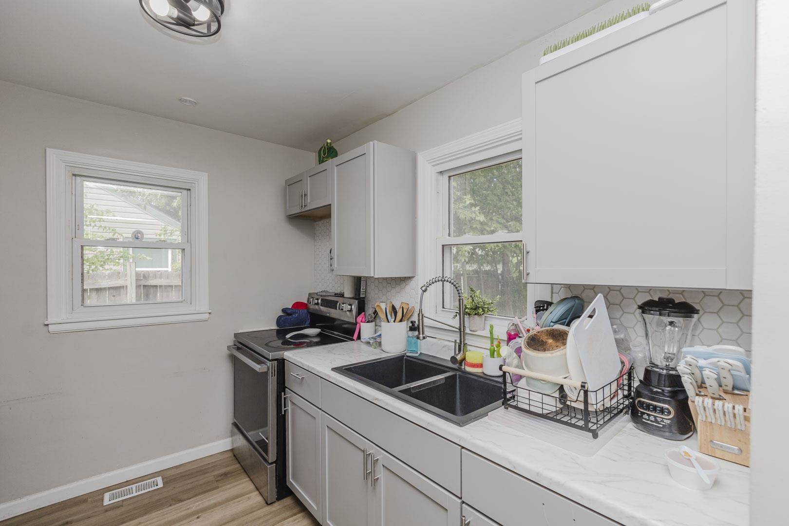 1816 S Millwood Property Photo 10