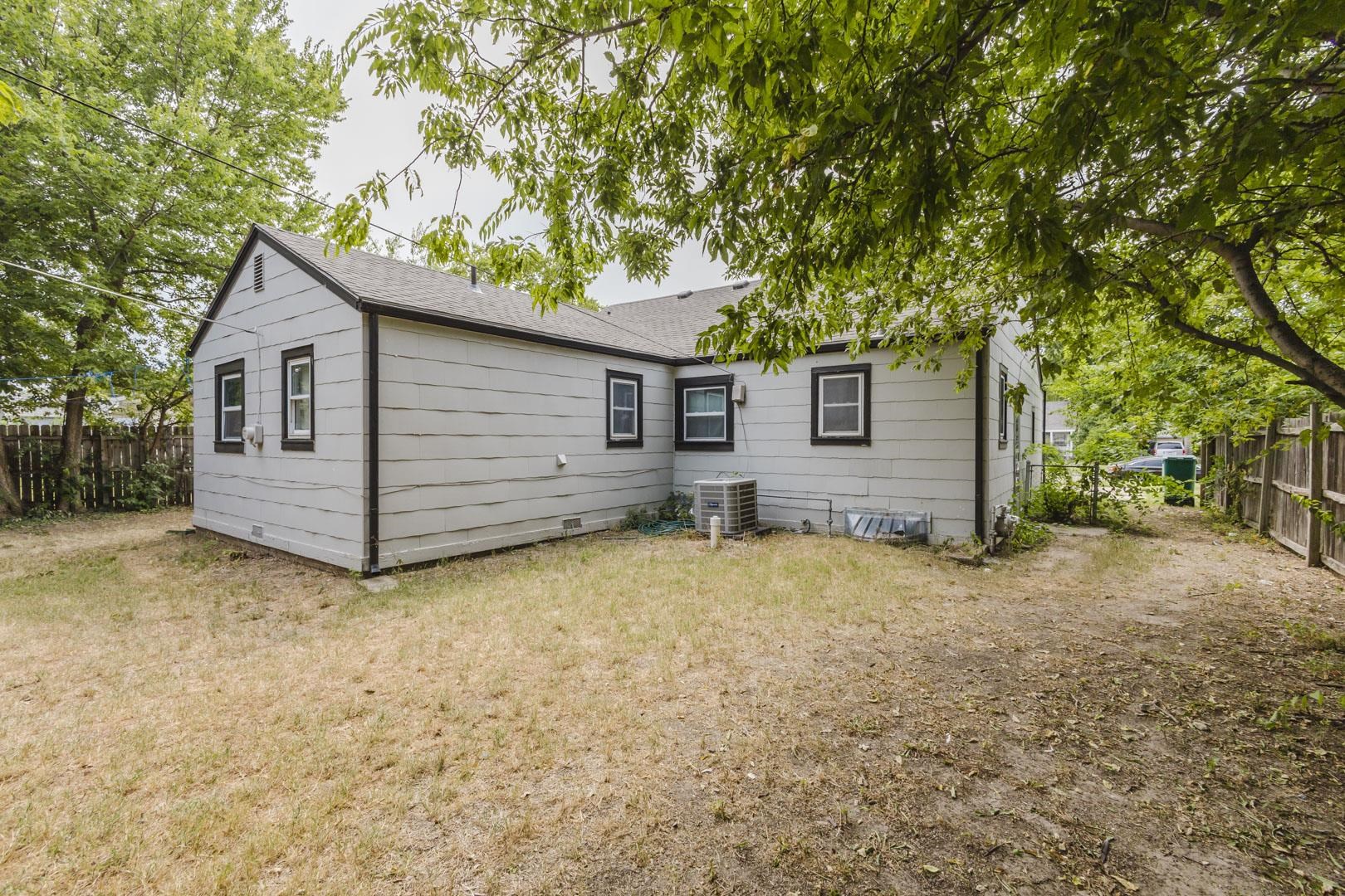 1816 S Millwood Property Photo 25