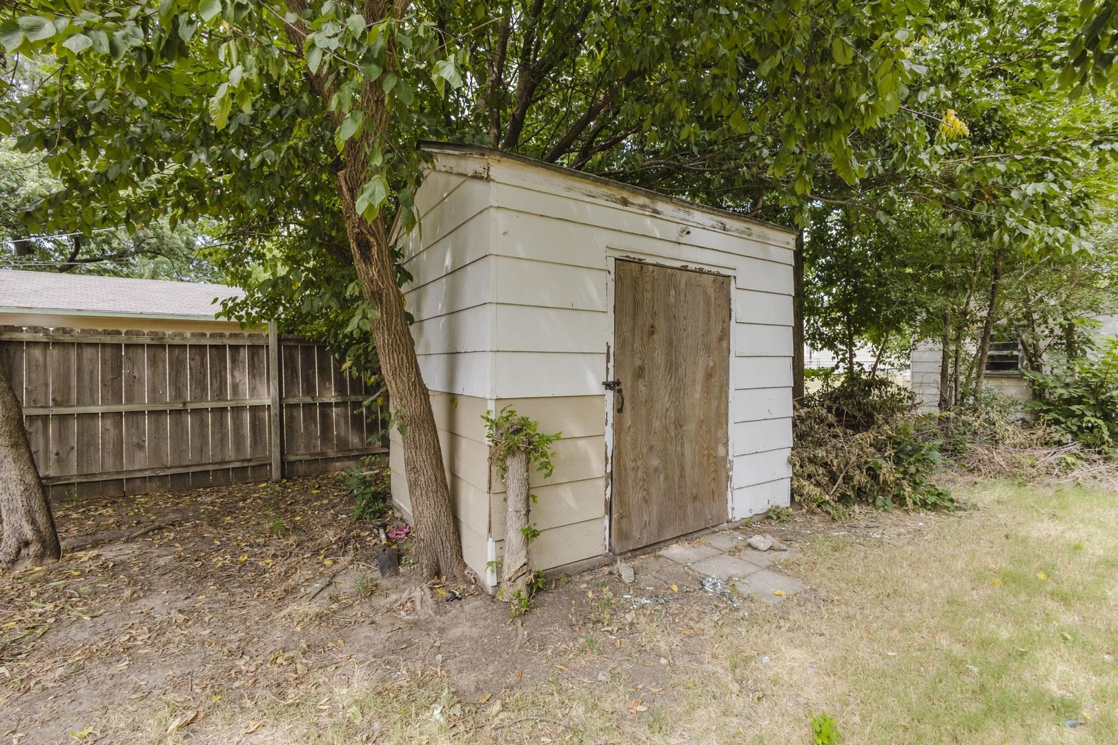 1816 S Millwood Property Photo 28