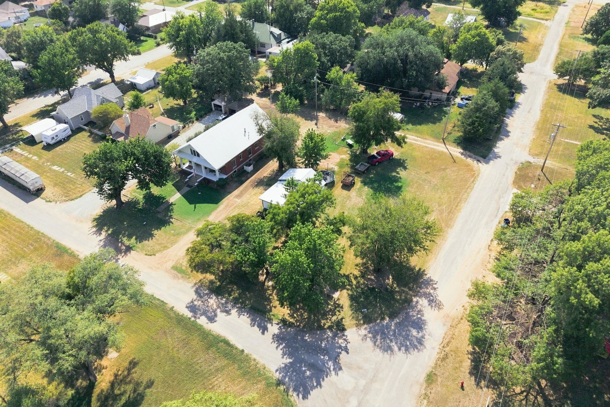 211 N Plum Property Photo 3