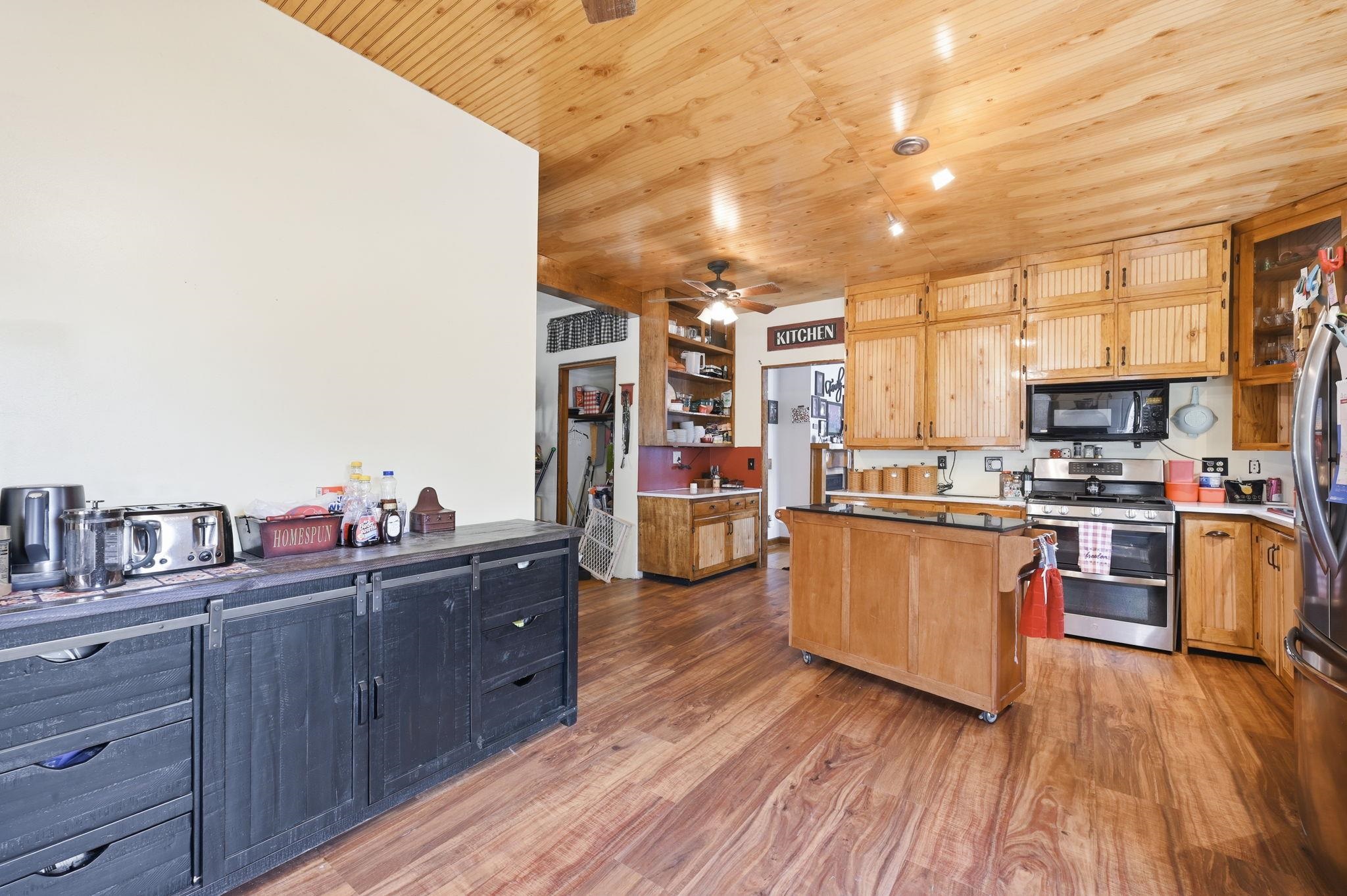 211 N Plum Property Photo 9