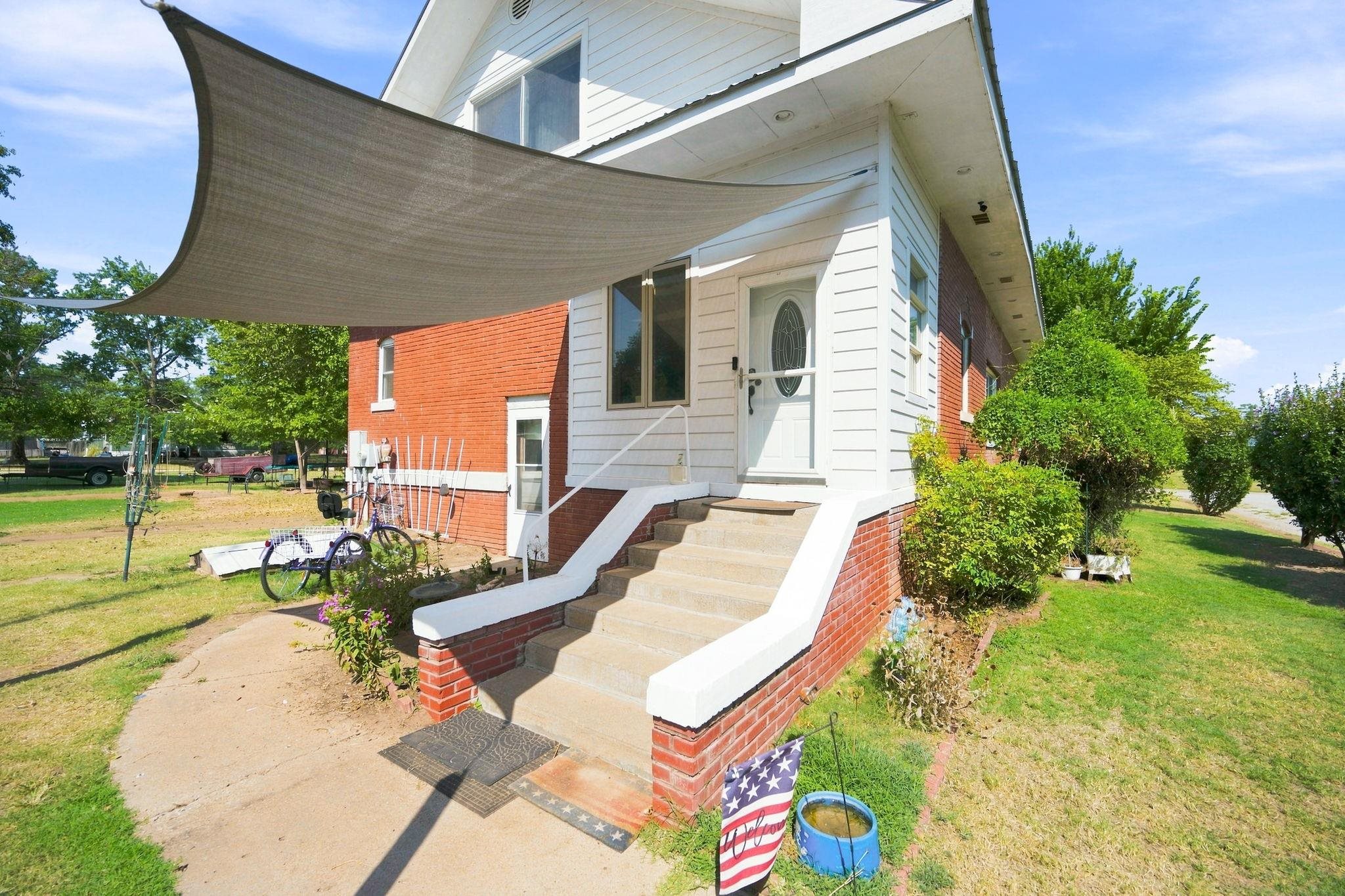 211 N Plum Property Photo 19