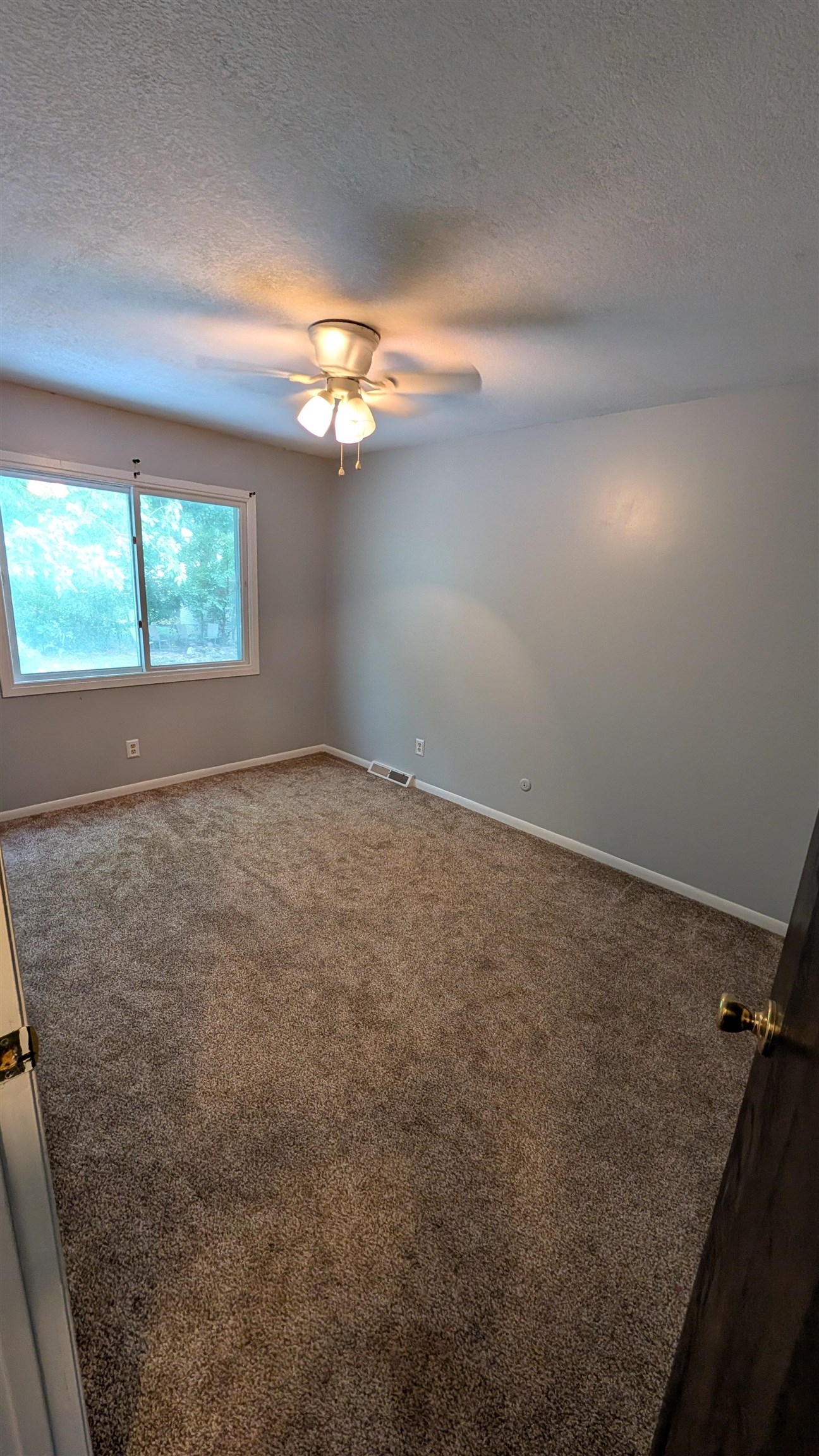 1609 N Main St Property Photo 12