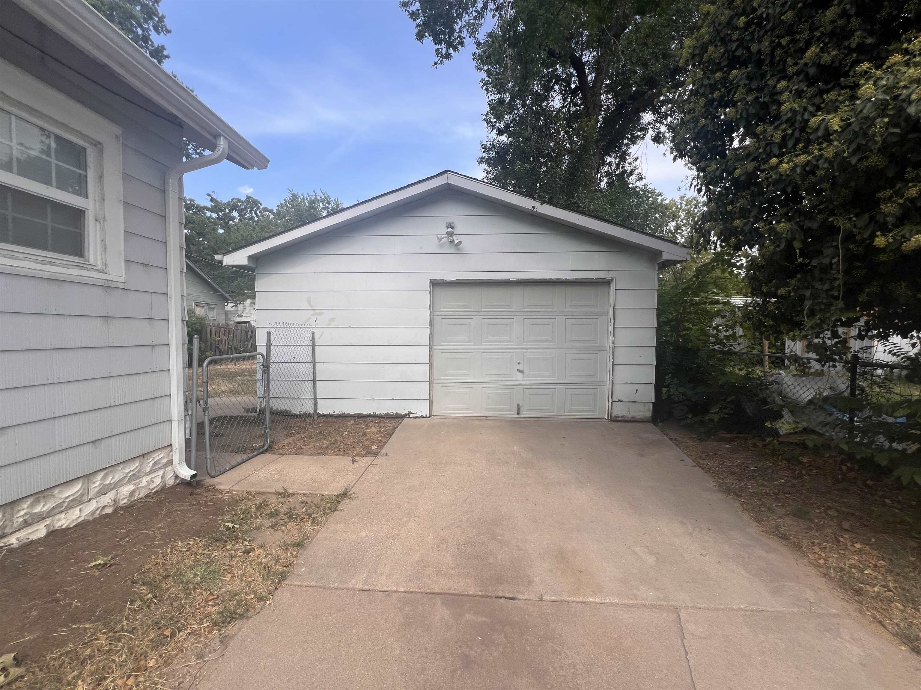1508 S Pattie Property Photo 2