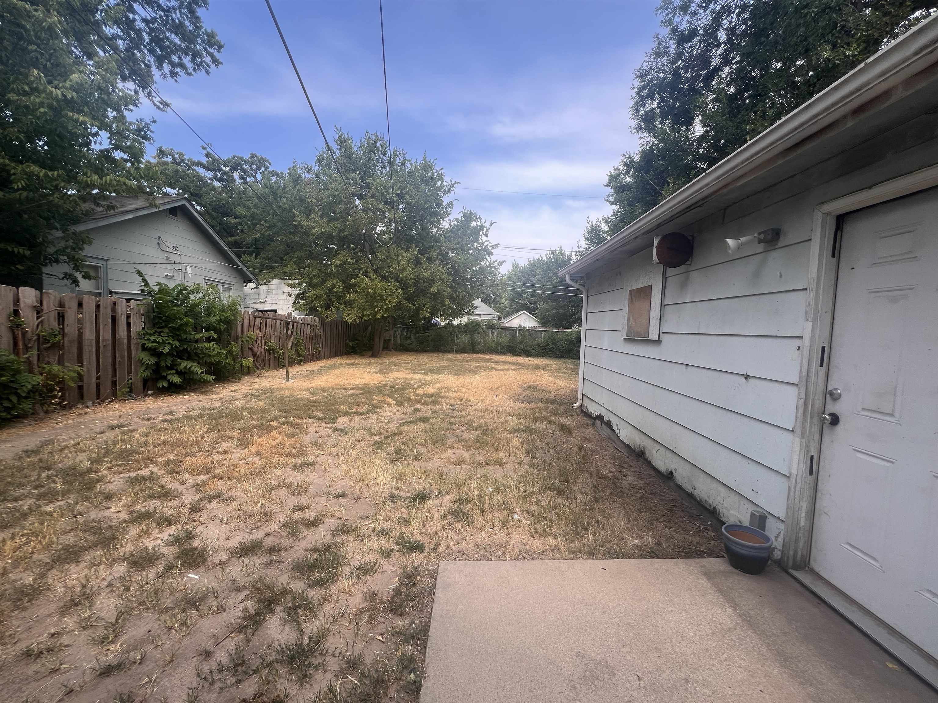 1508 S Pattie Property Photo 3