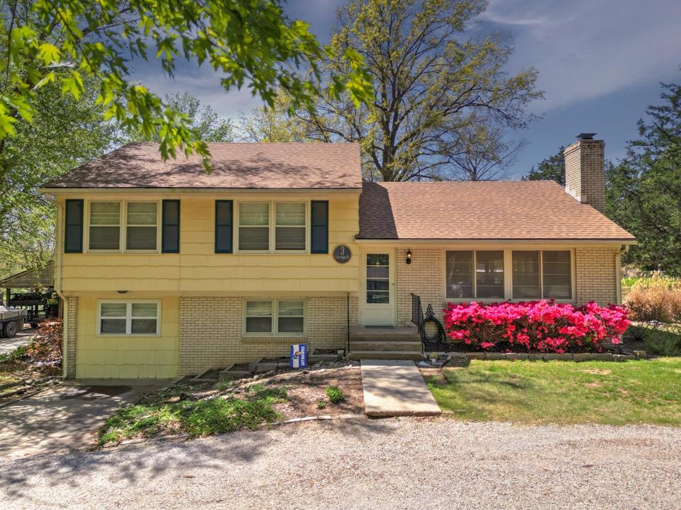 3 Eastridge Property Photo 1