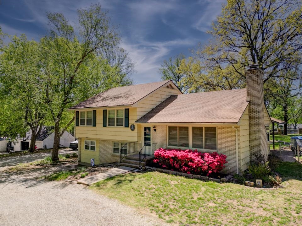 3 Eastridge Property Photo 21