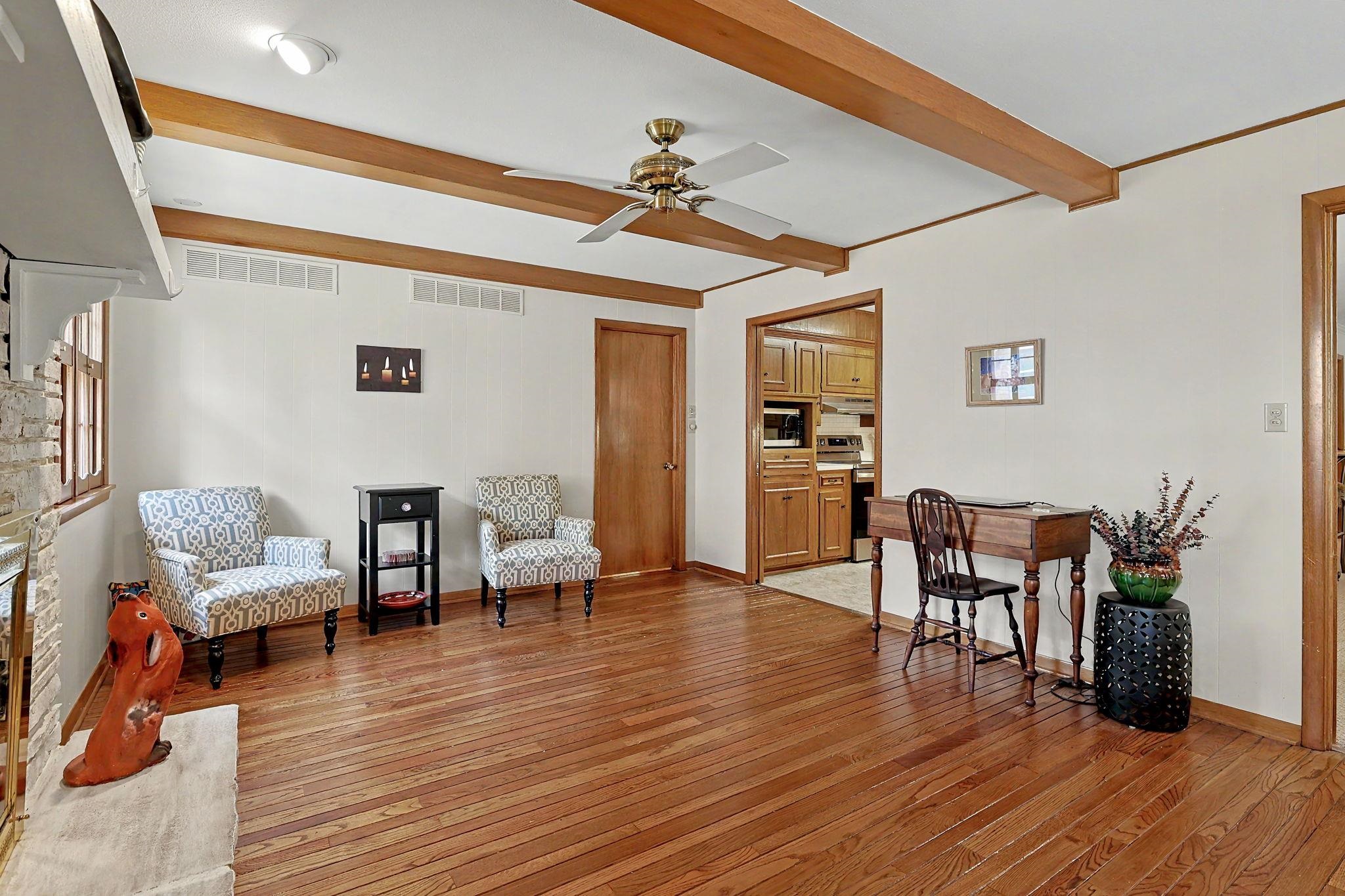 251 N Armour Property Photo 10