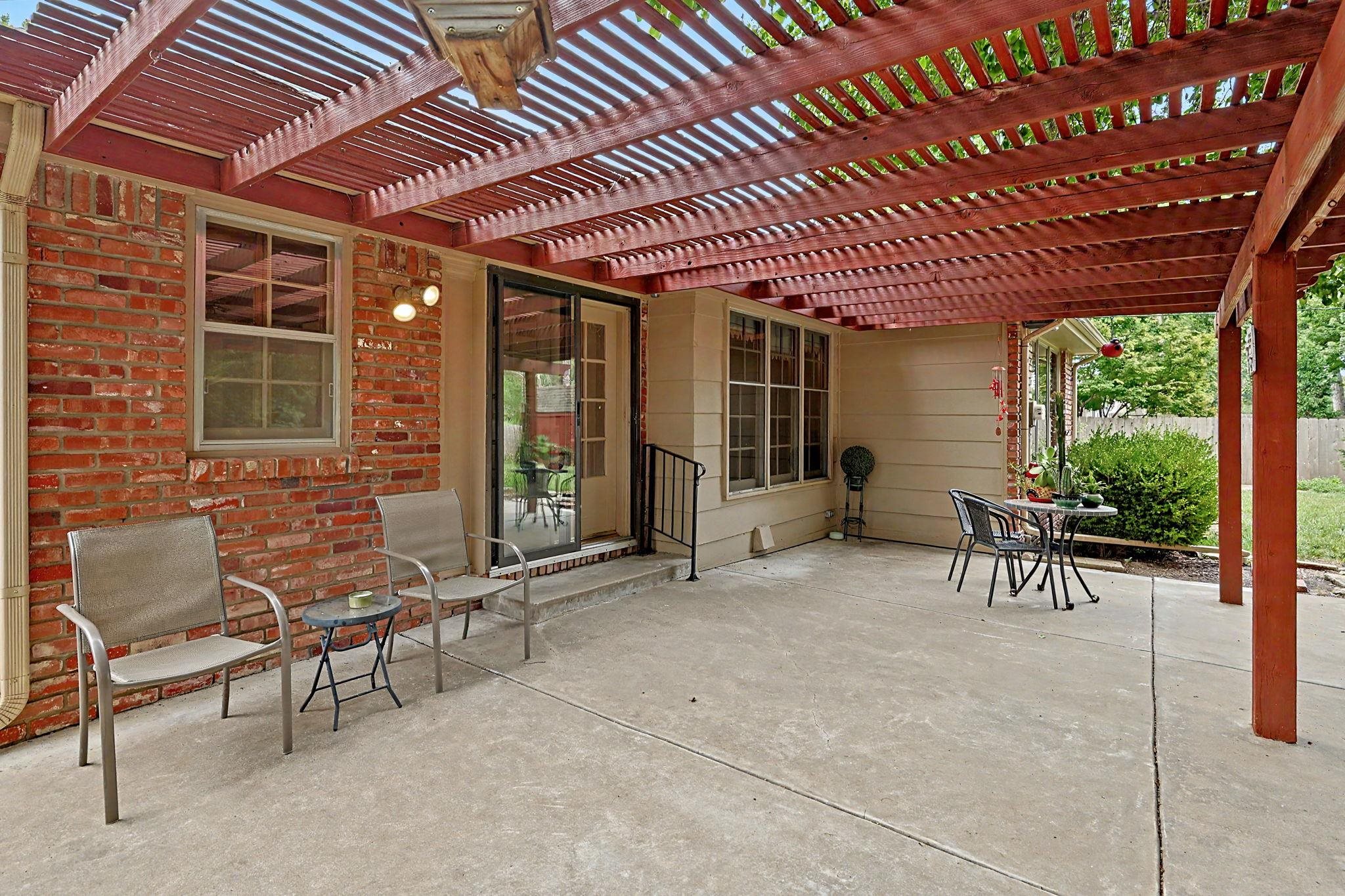 251 N Armour Property Photo 29