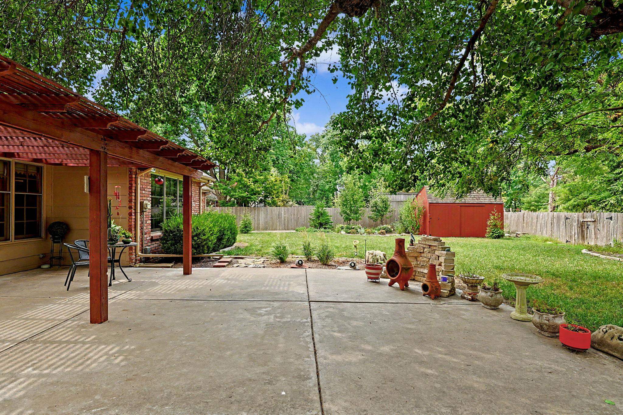 251 N Armour Property Photo 31