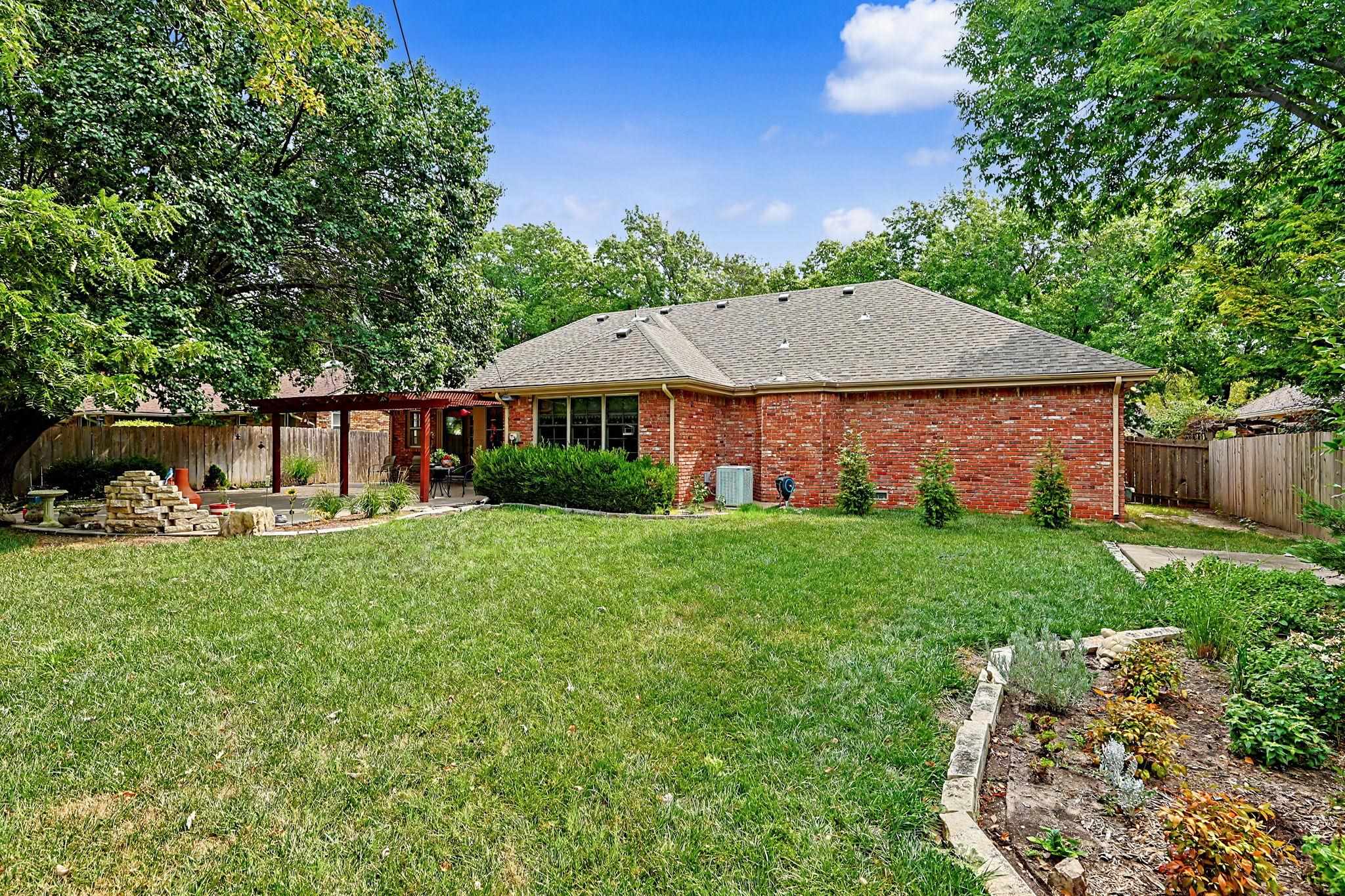 251 N Armour Property Photo 34
