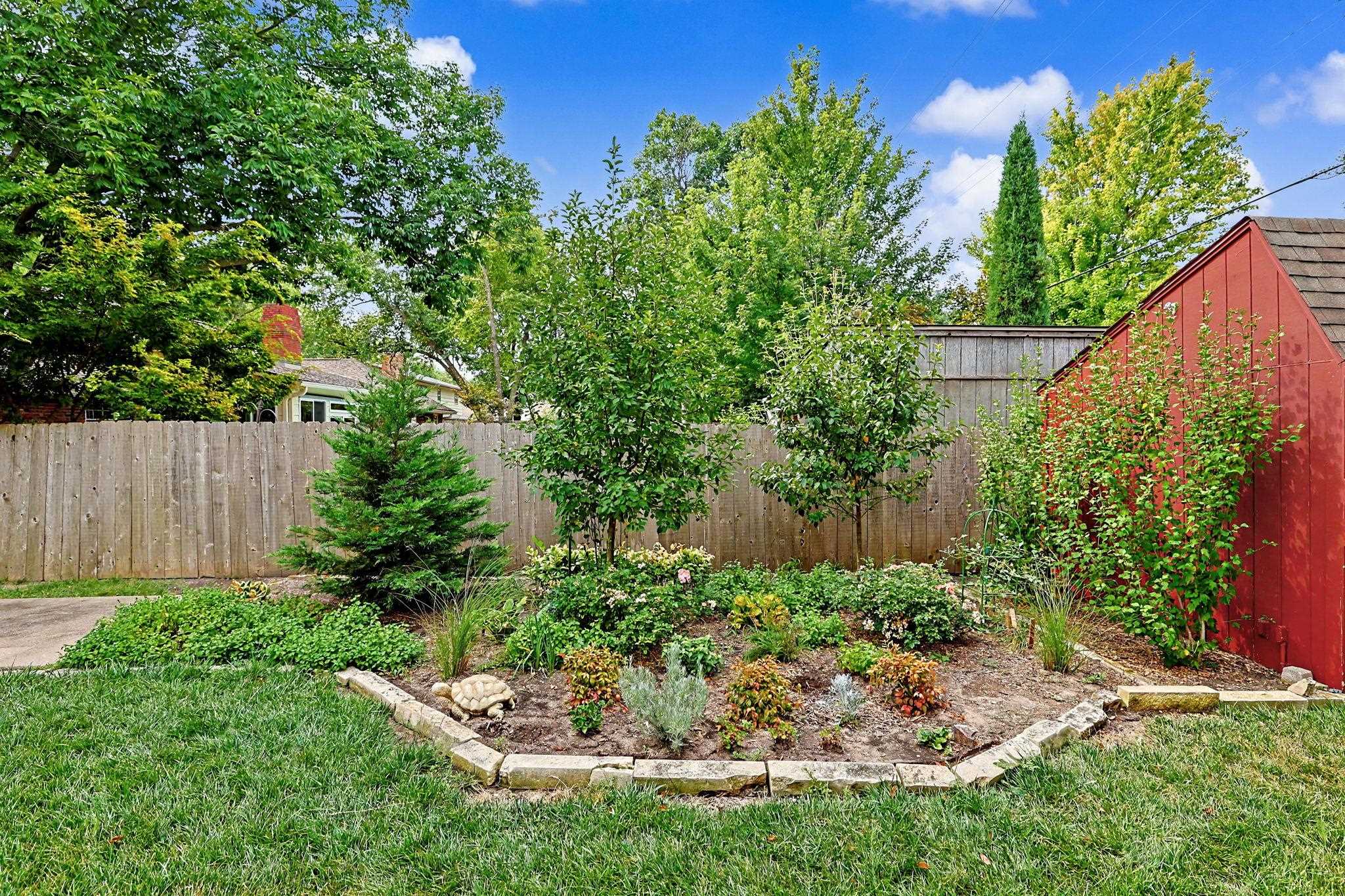 251 N Armour Property Photo 35