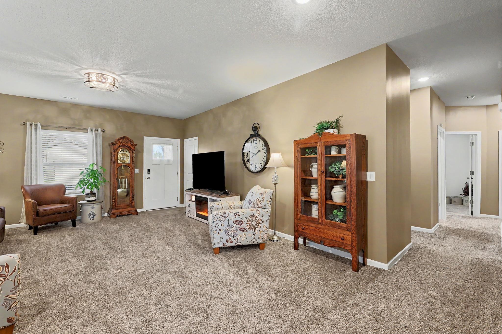 2914 E Highridge St Property Photo 11