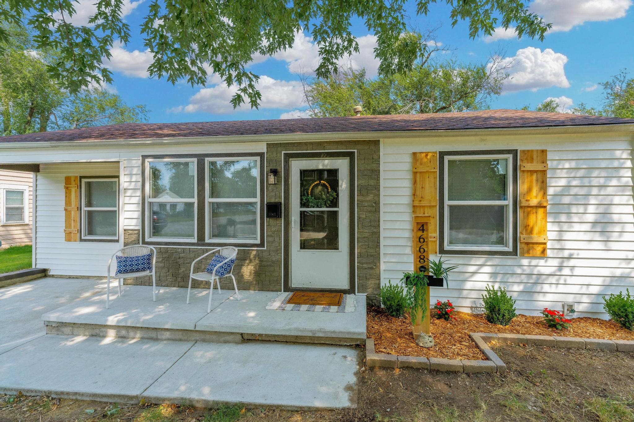4668 S Laclede Ave Property Photo 1