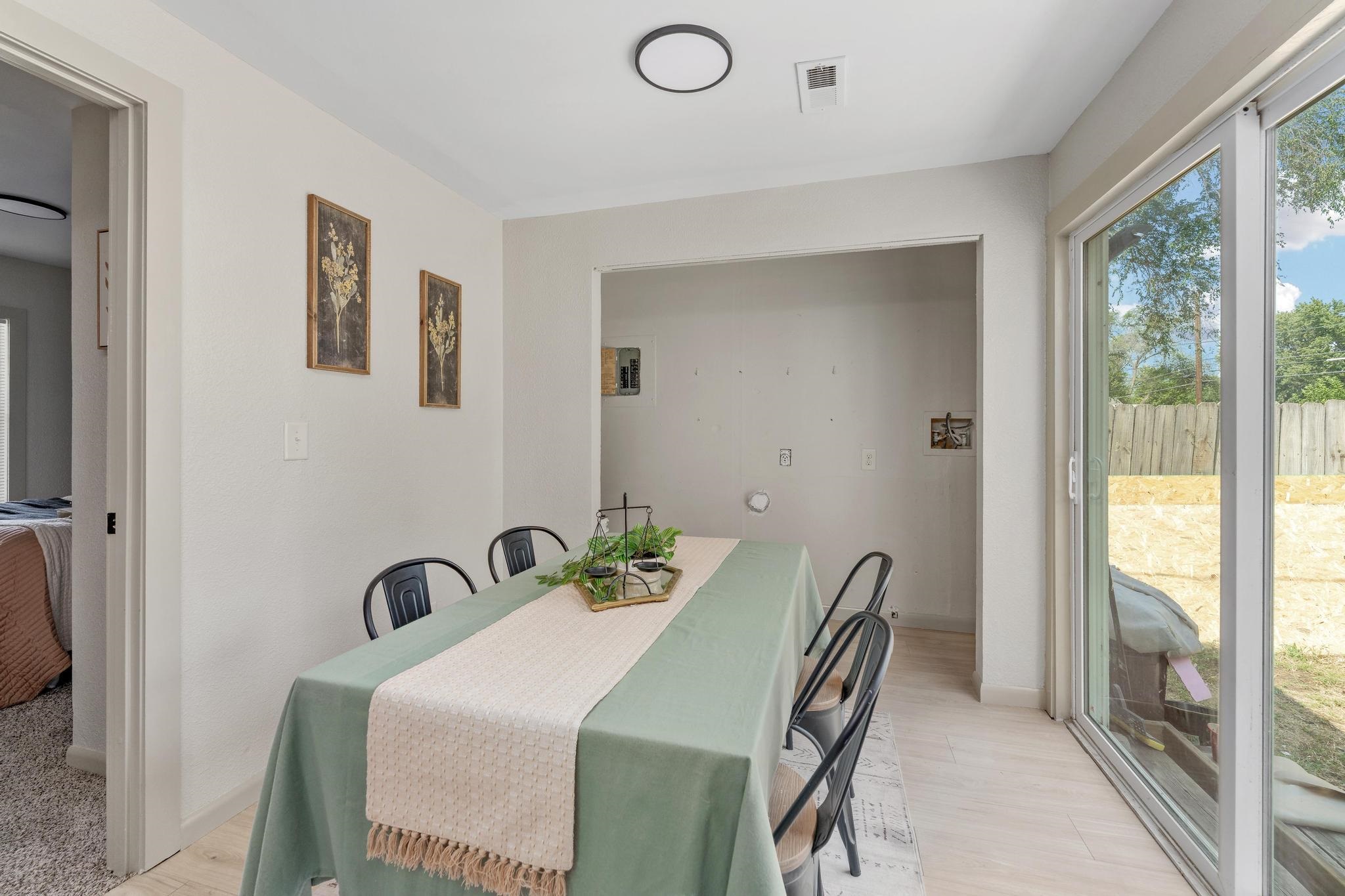 4668 S Laclede Ave Property Photo 12