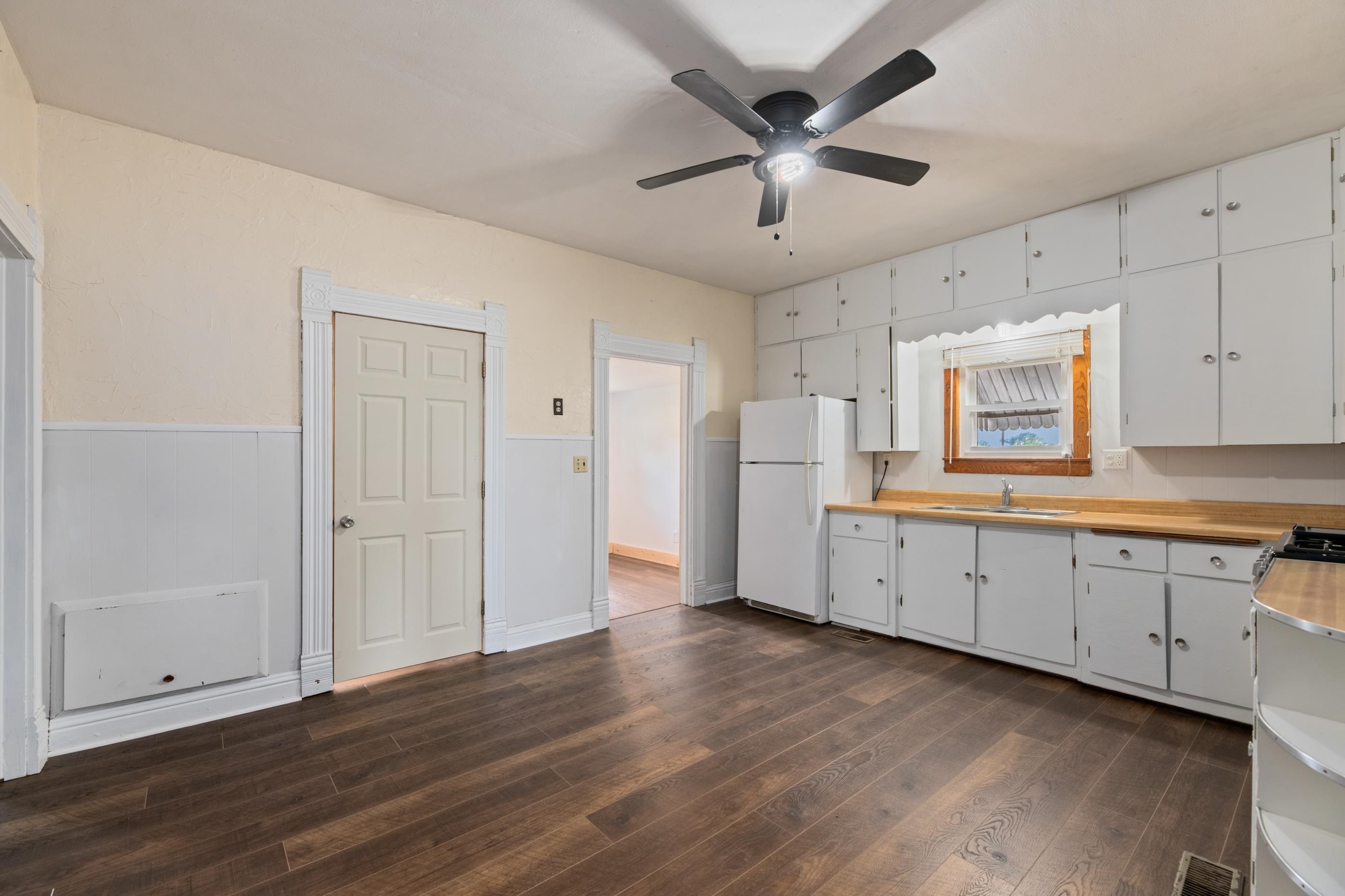 627 S Raff St Property Photo 13
