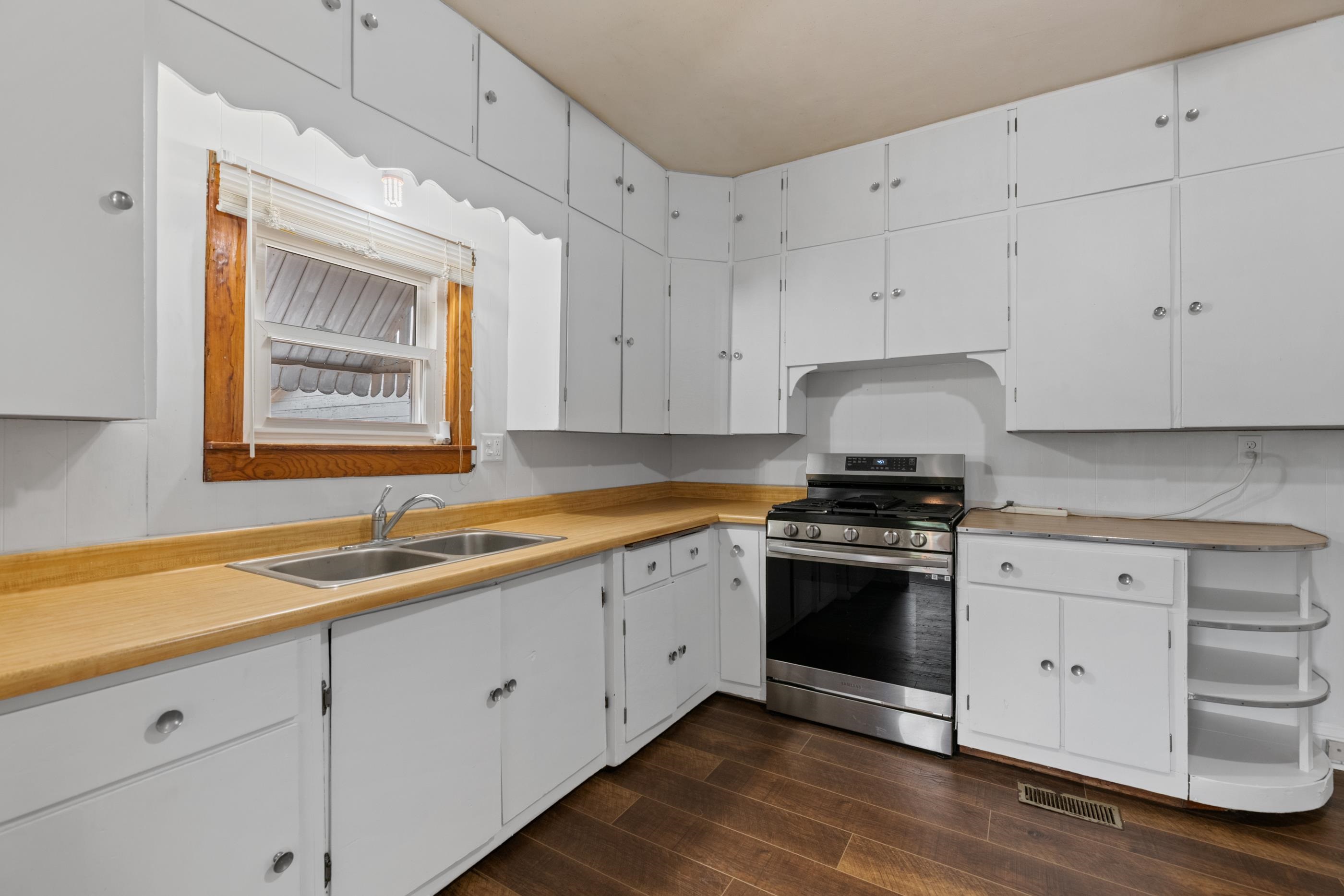 627 S Raff St Property Photo 16