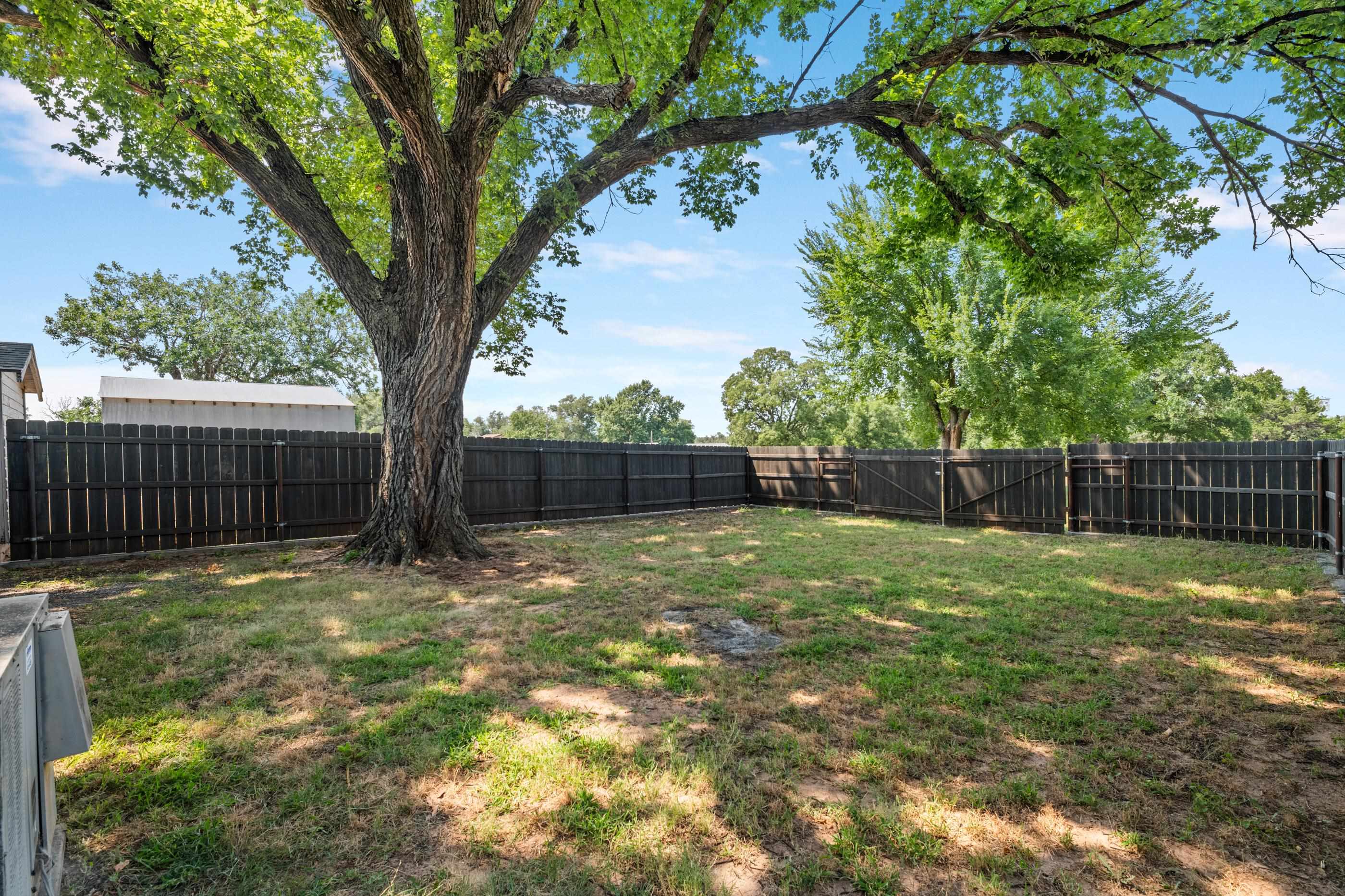 627 S Raff St Property Photo 30
