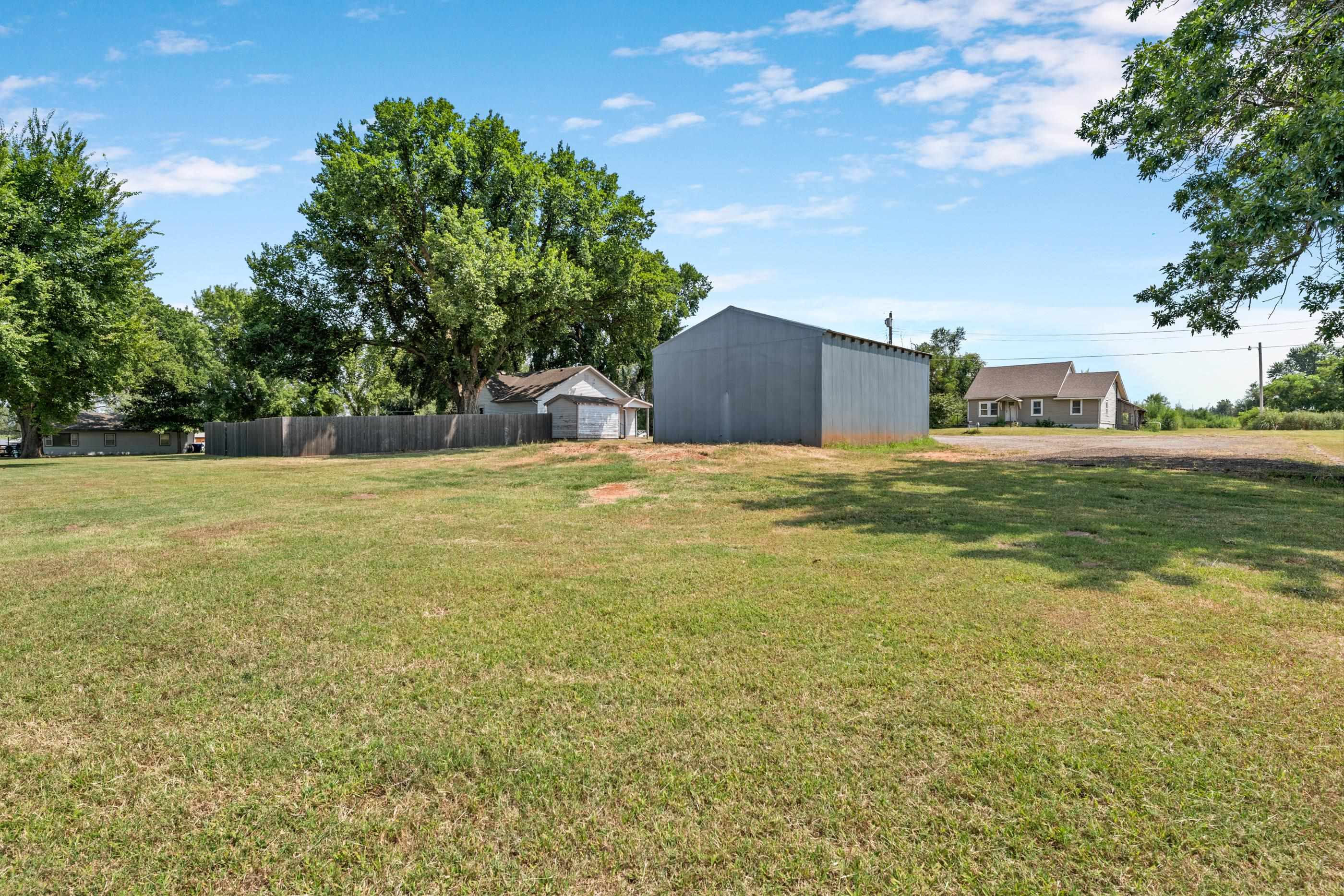 627 S Raff St Property Photo 35