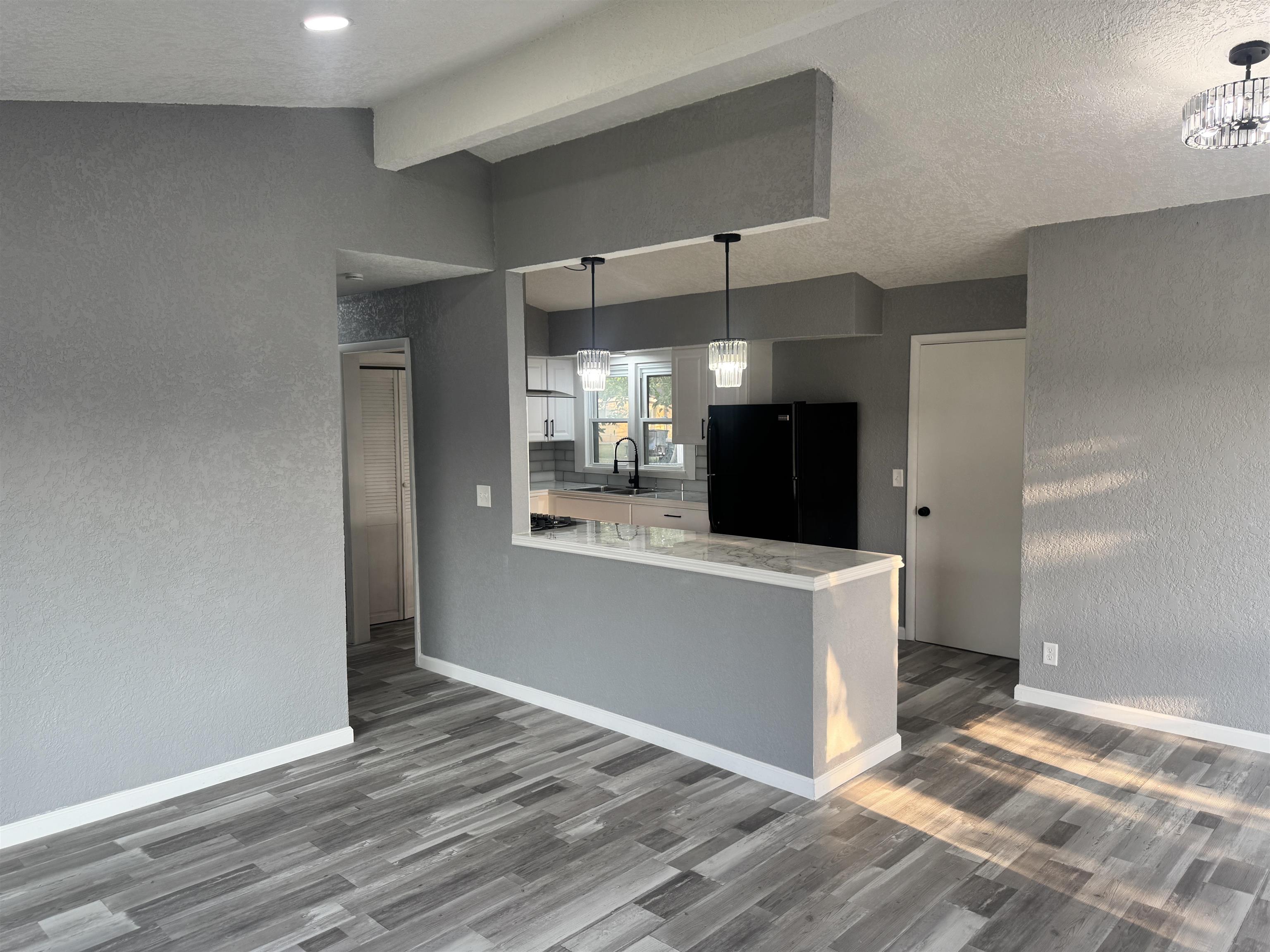 2804 S Everett Property Photo 5