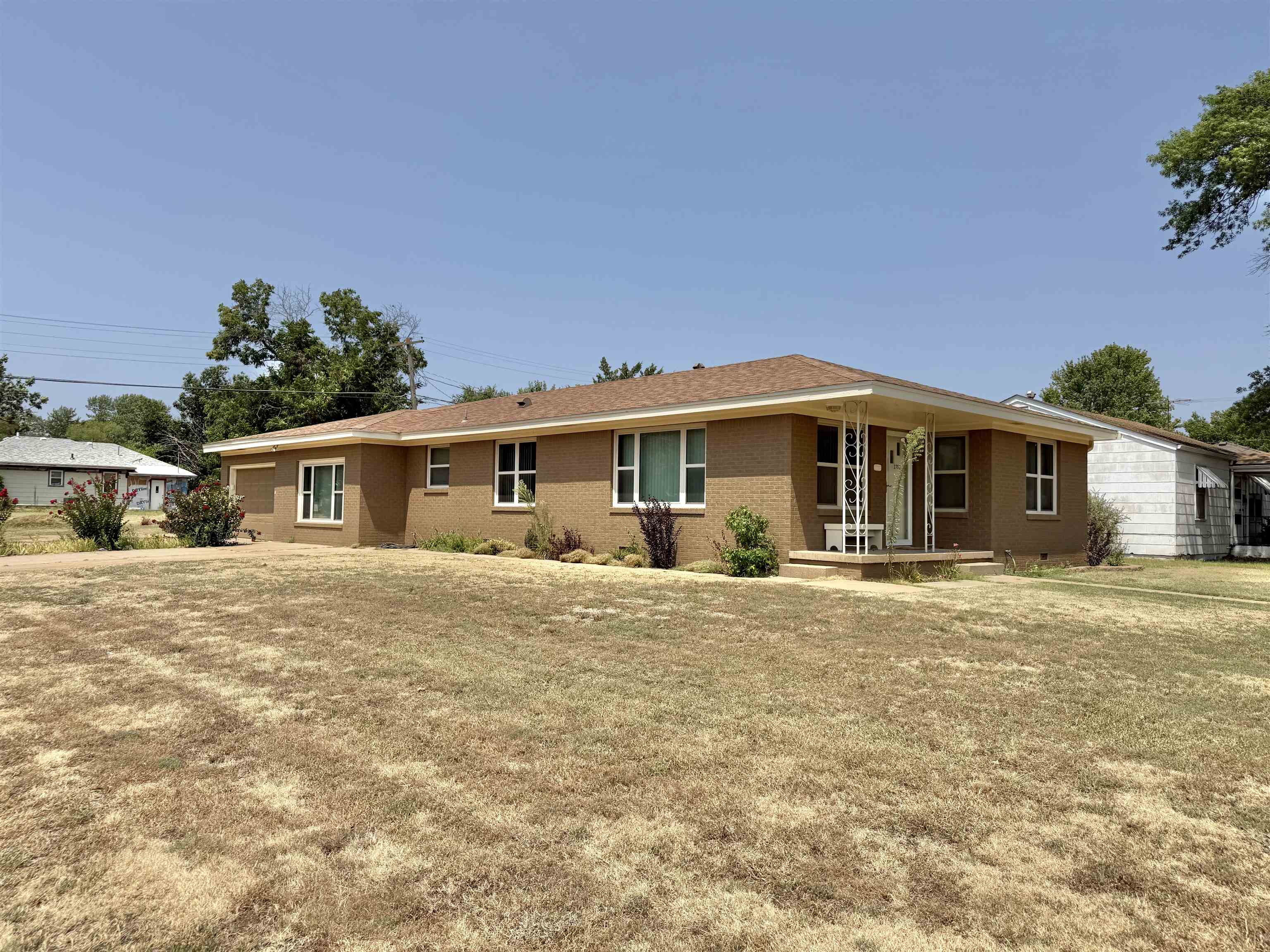 1701 N Main Property Photo 3