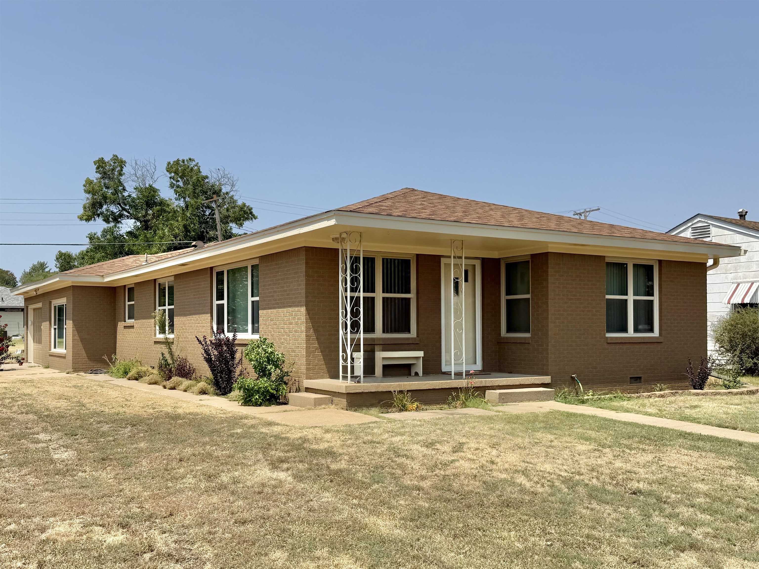 1701 N Main Property Photo 4
