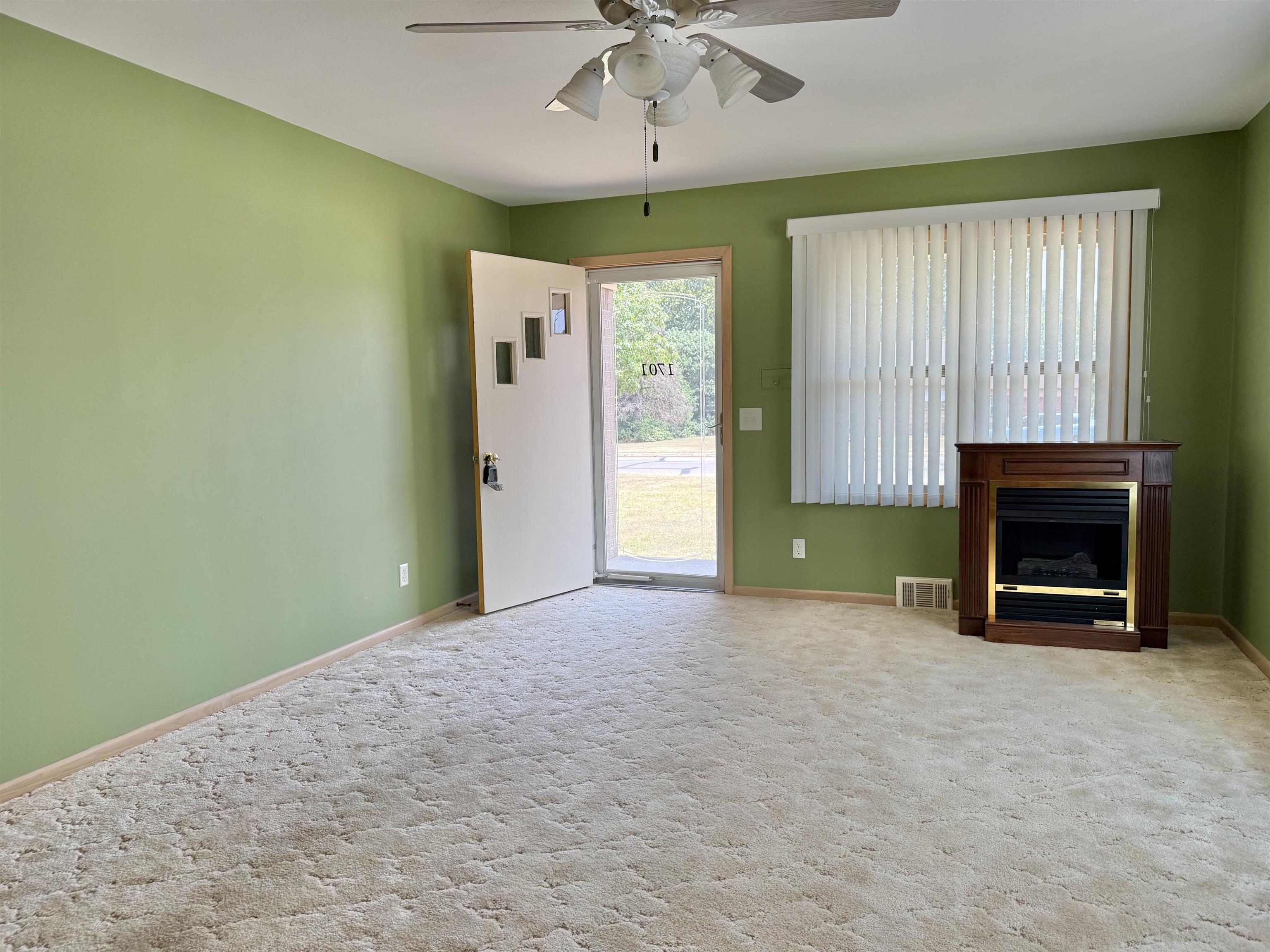 1701 N Main Property Photo 11