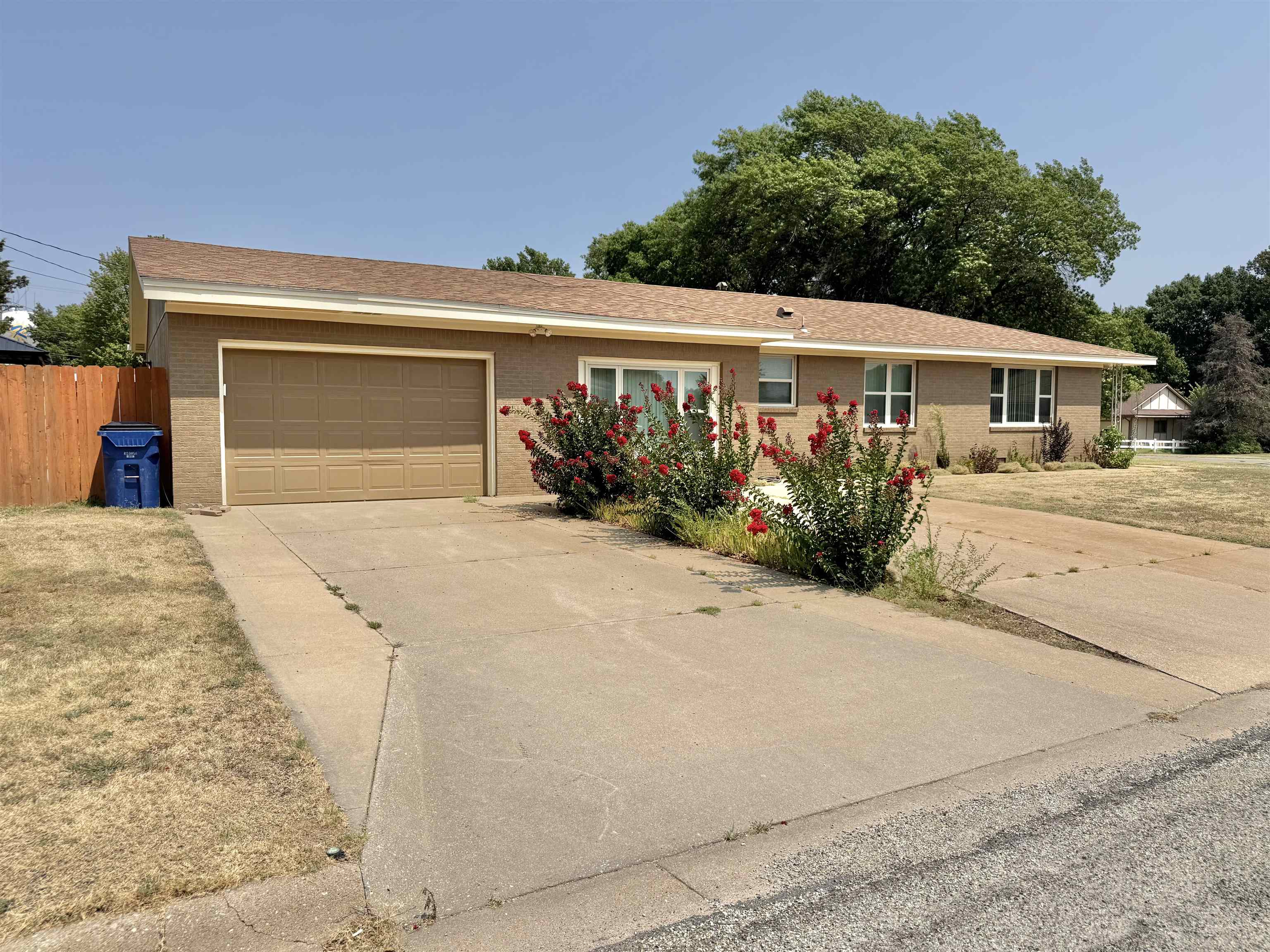 1701 N Main Property Photo 33