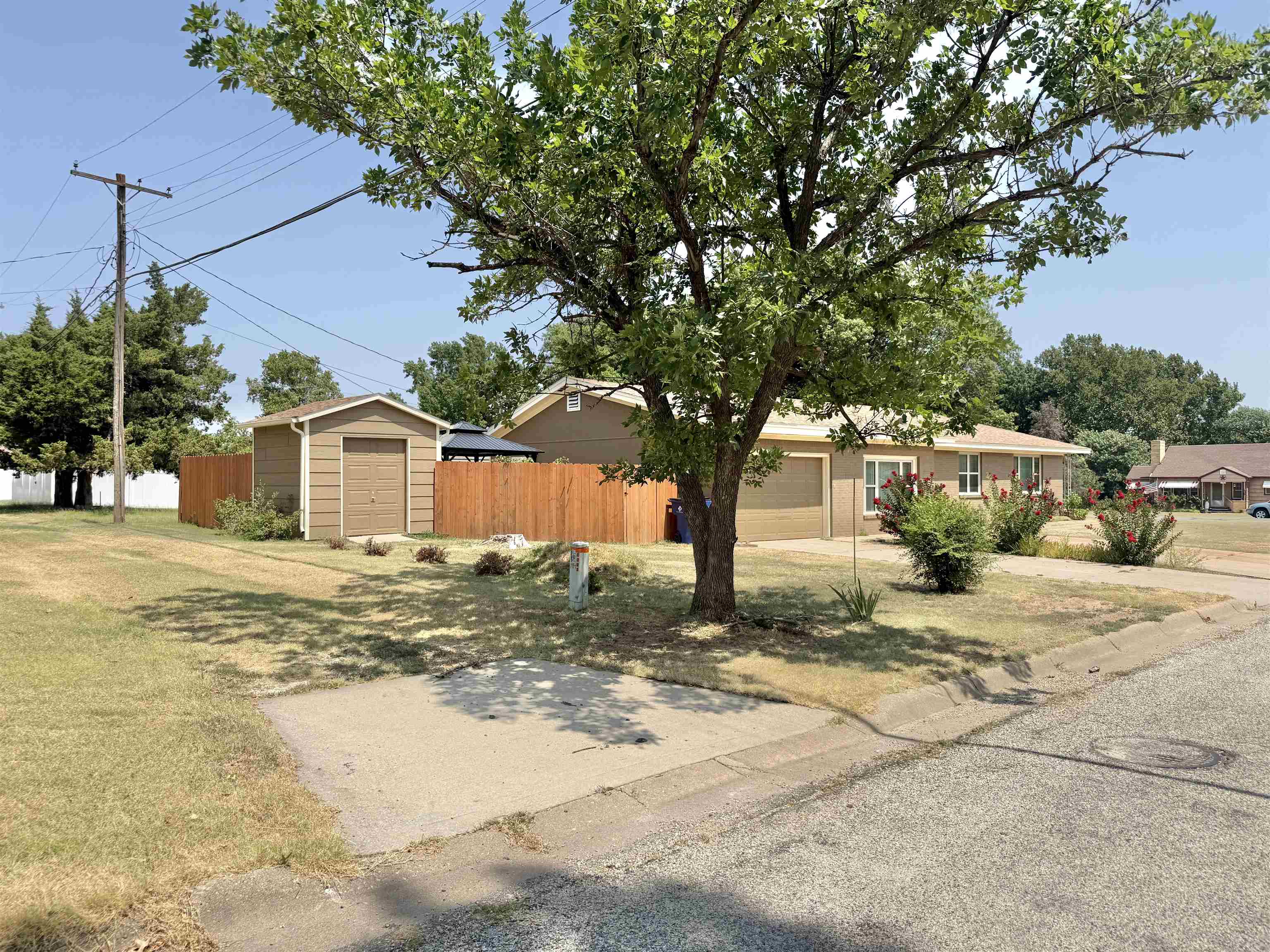 1701 N Main Property Photo 34