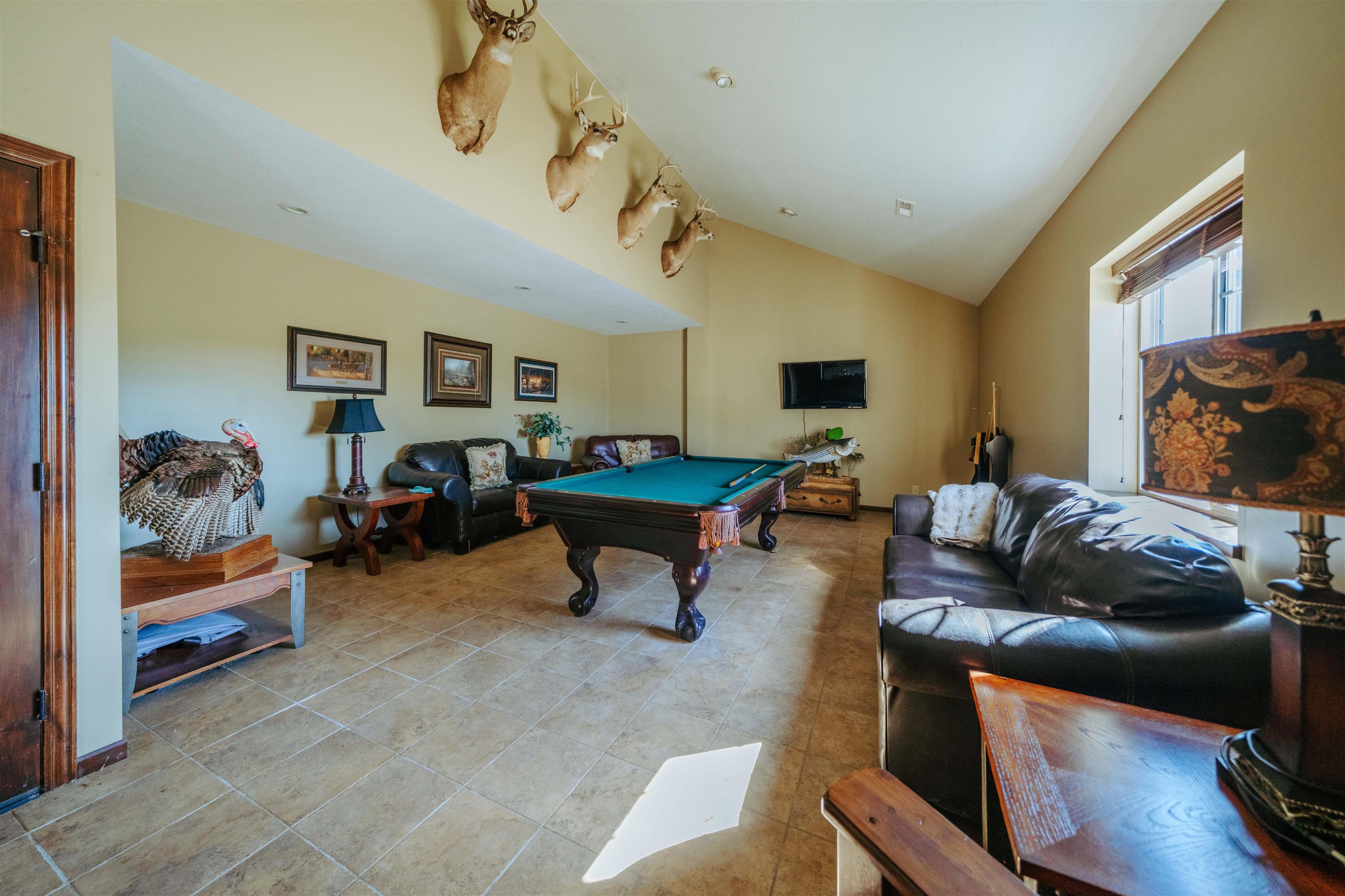 628 55th St Property Photo 12