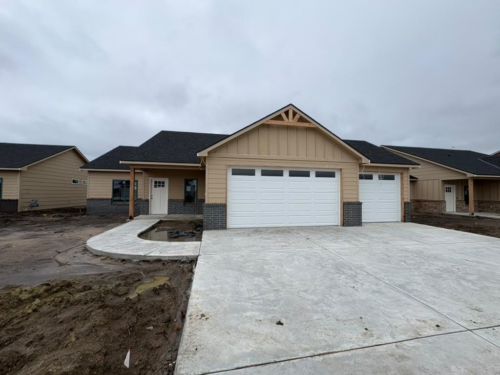 5817 Plumthicket St Property Photo 1