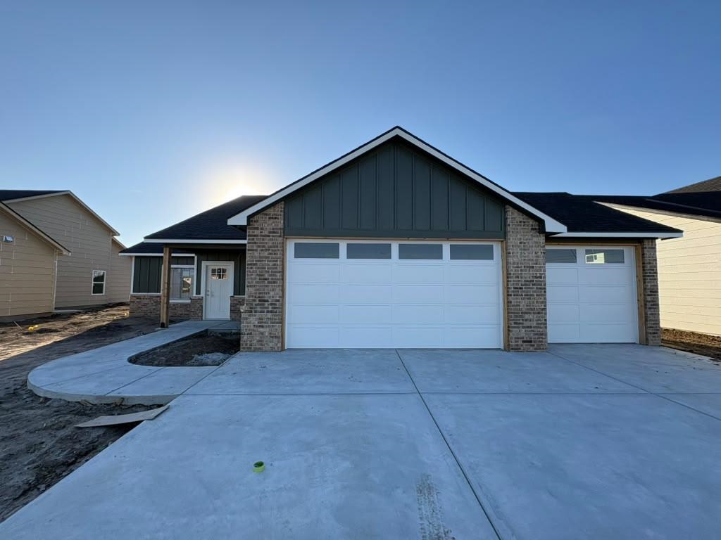 5817 Plumthicket St Property Photo 1