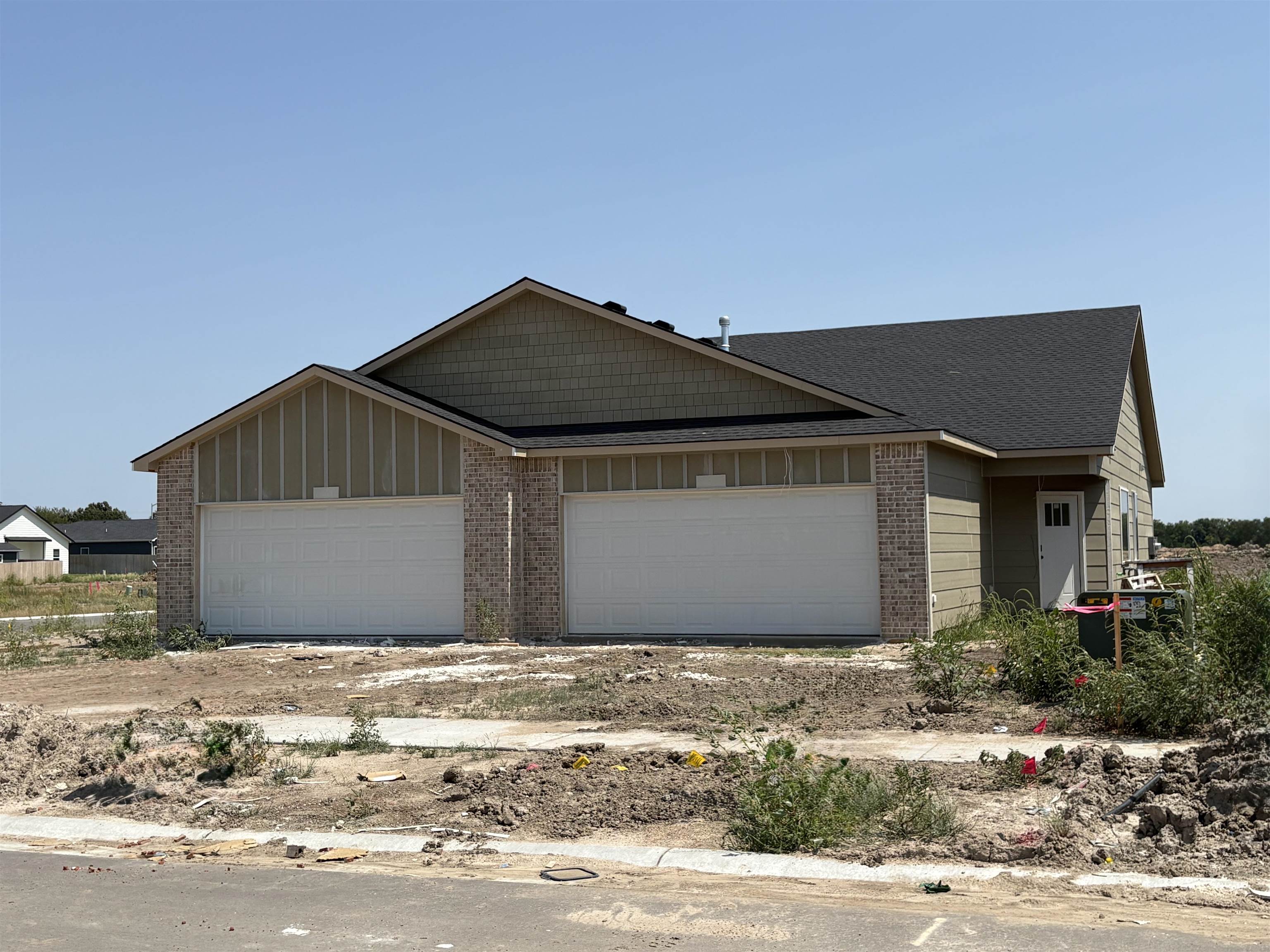 2904 S Denene St Property Photo 6