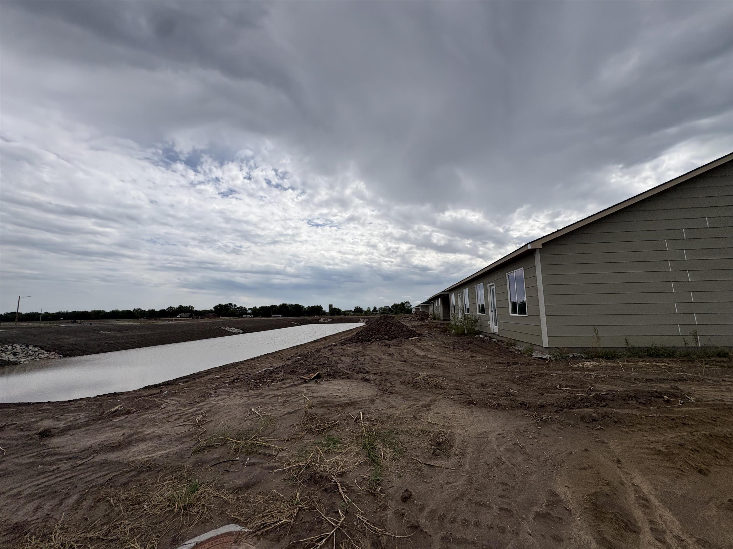 2904 S Denene St Property Photo 15
