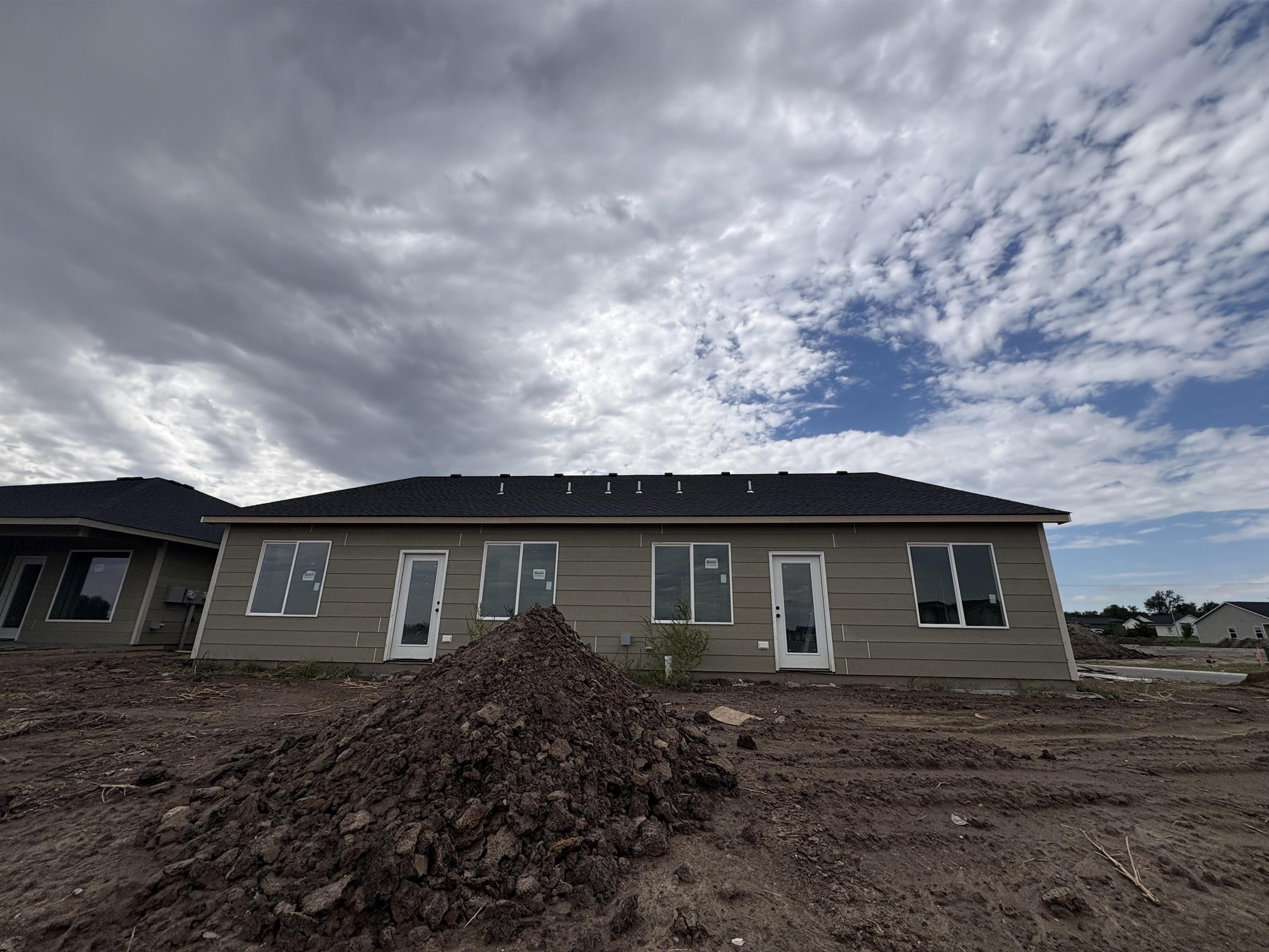 2904 S Denene St Property Photo 16