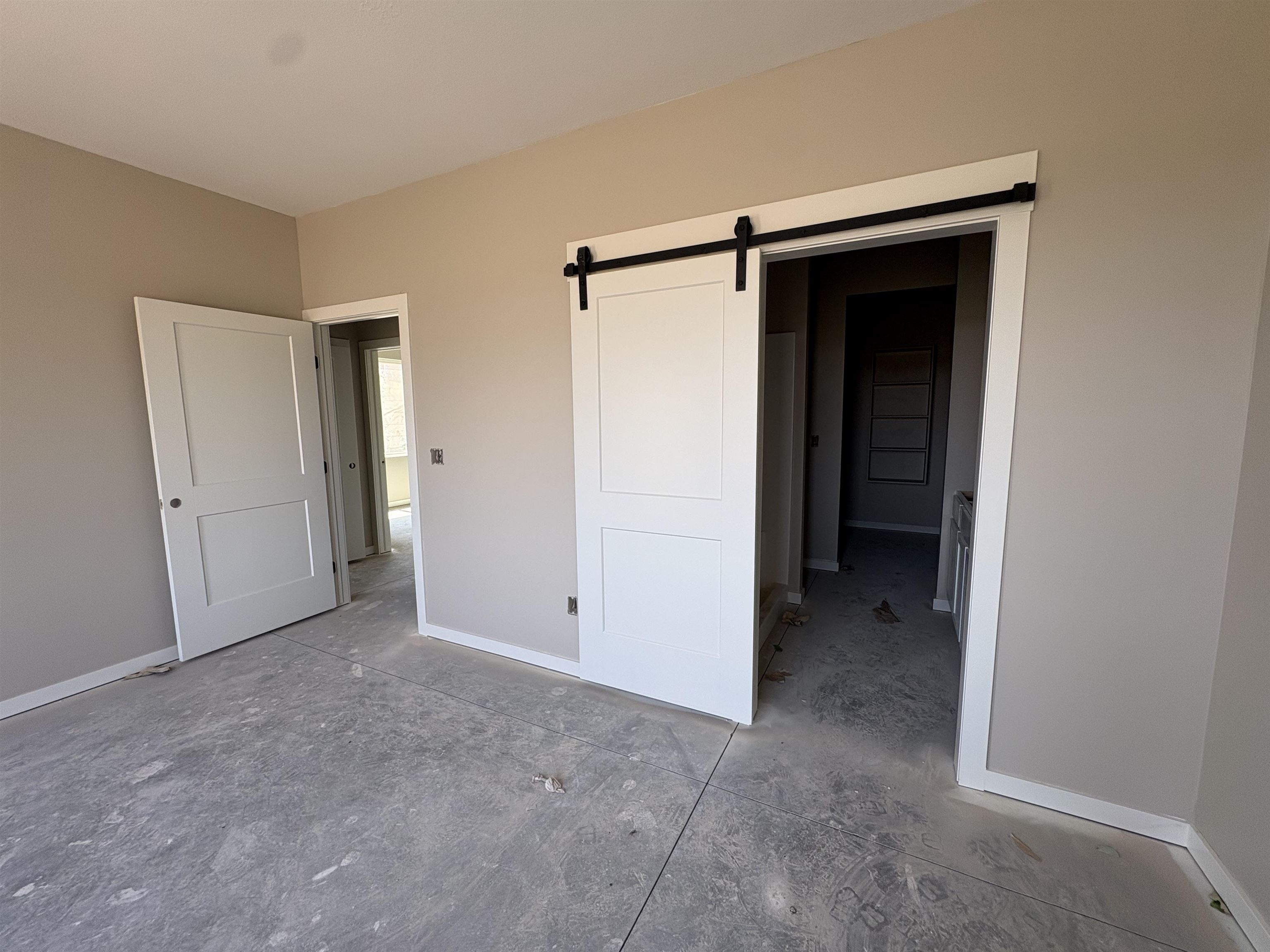 2904 S Denene St Property Photo 7