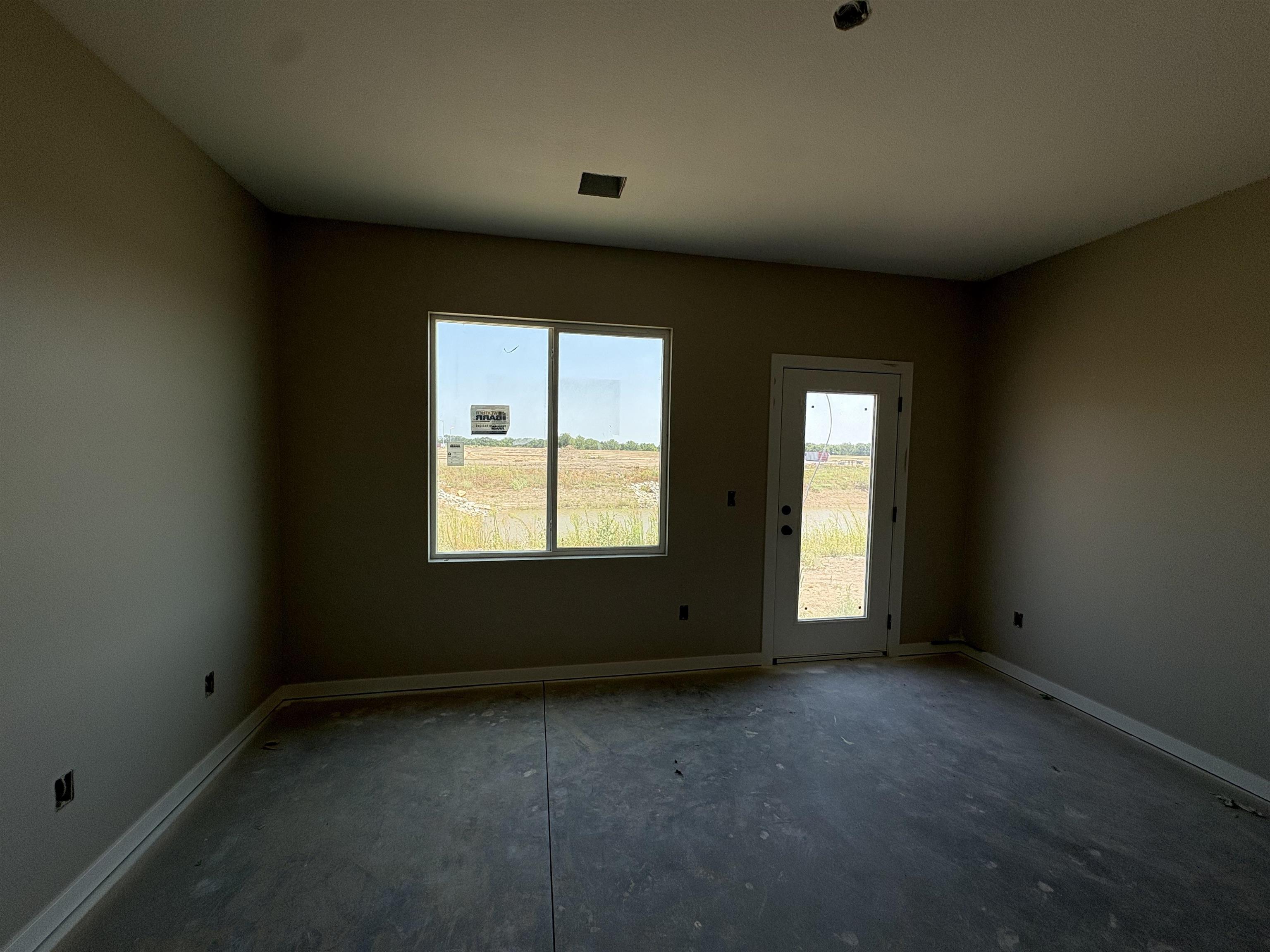 2904 S Denene St Property Photo 8