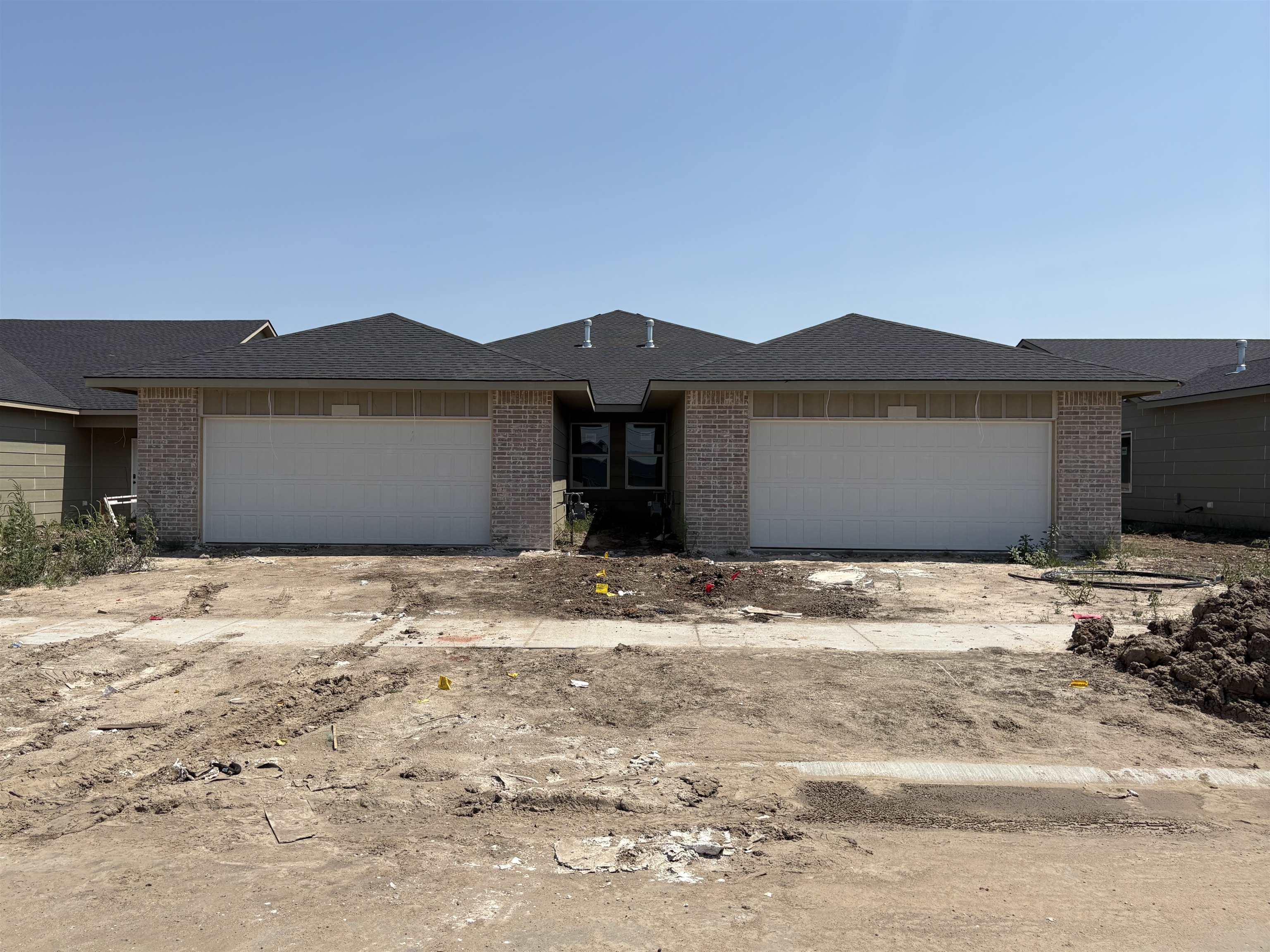 2908 S Denene St Property Photo 5